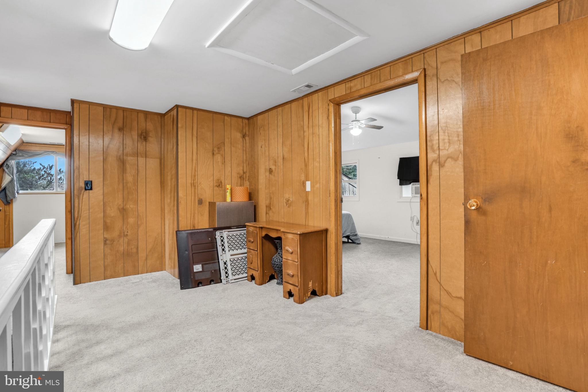 CAPTAIN'S COVE - Residential