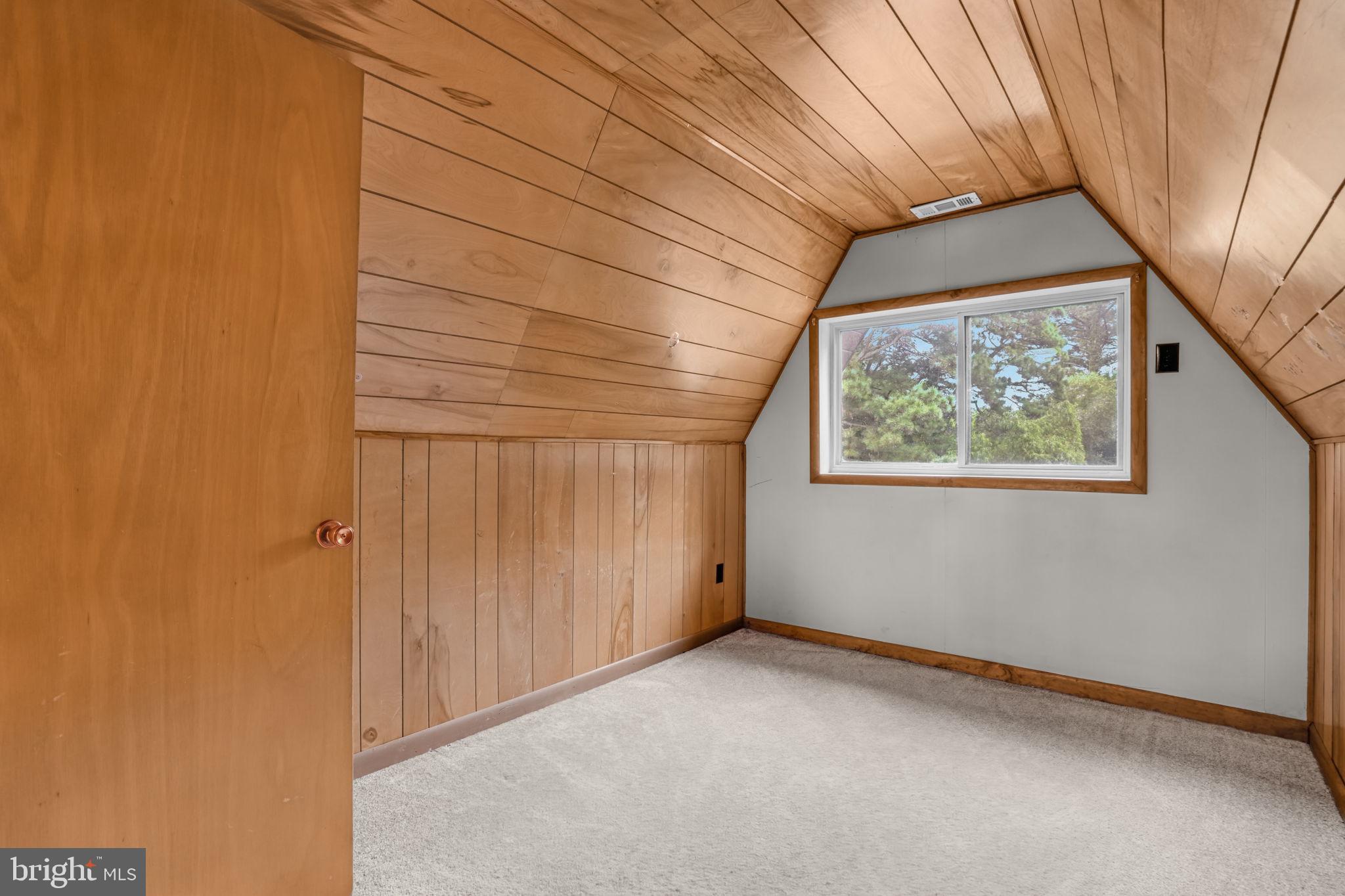 CAPTAIN'S COVE - Residential