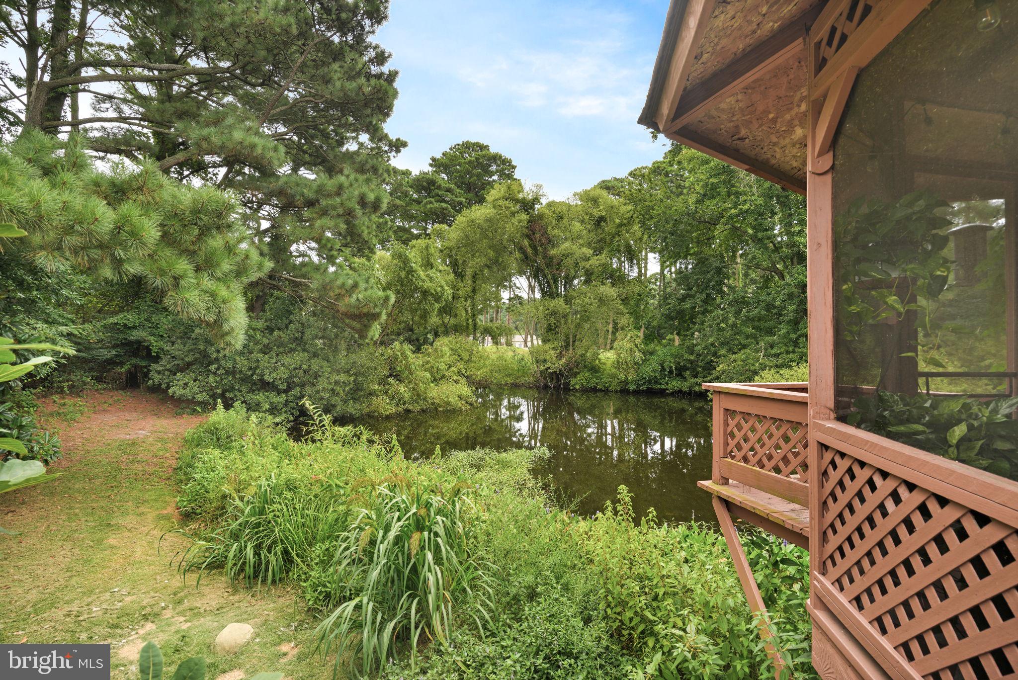 CAPTAIN'S COVE - Residential