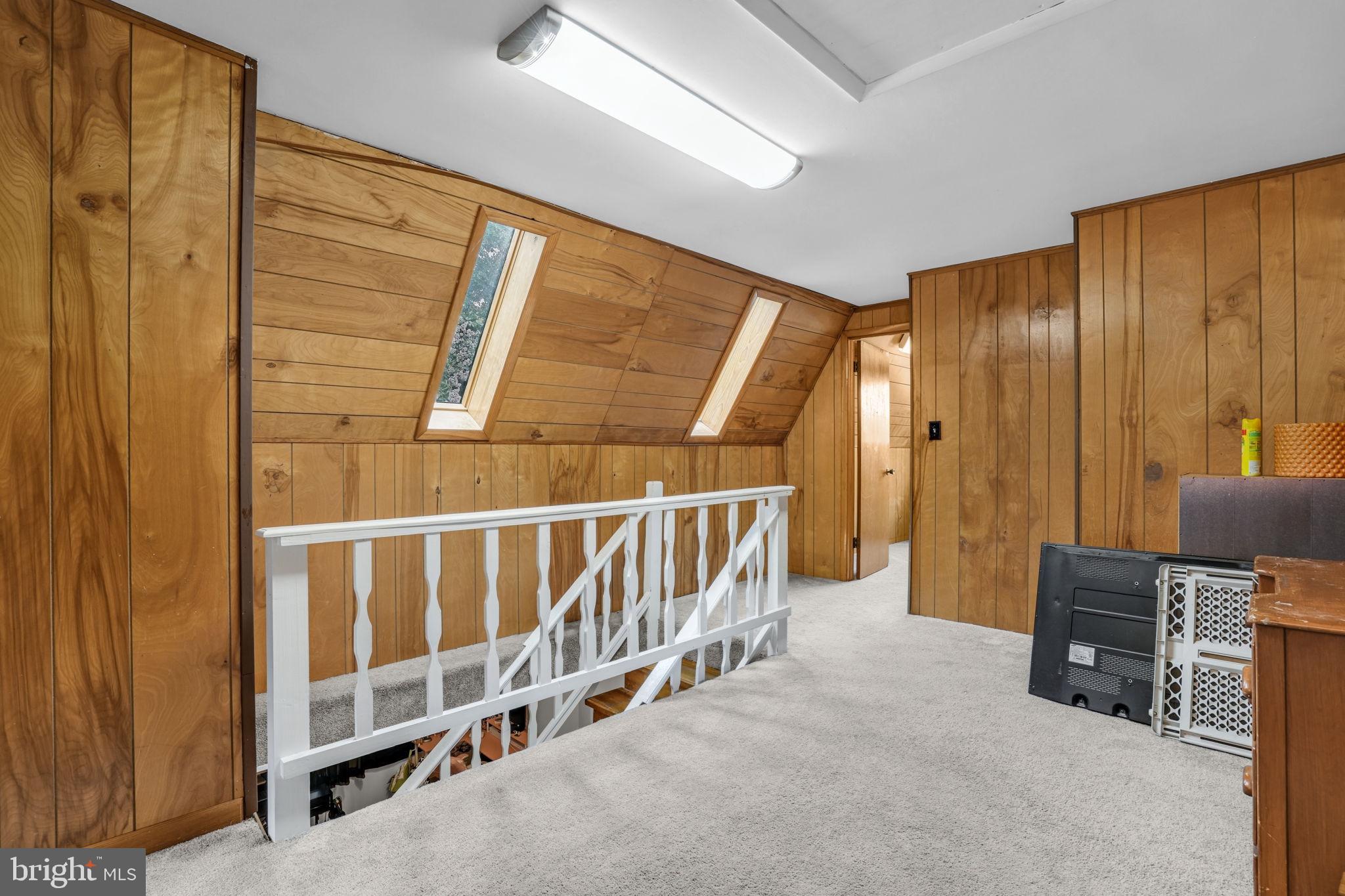 CAPTAIN'S COVE - Residential