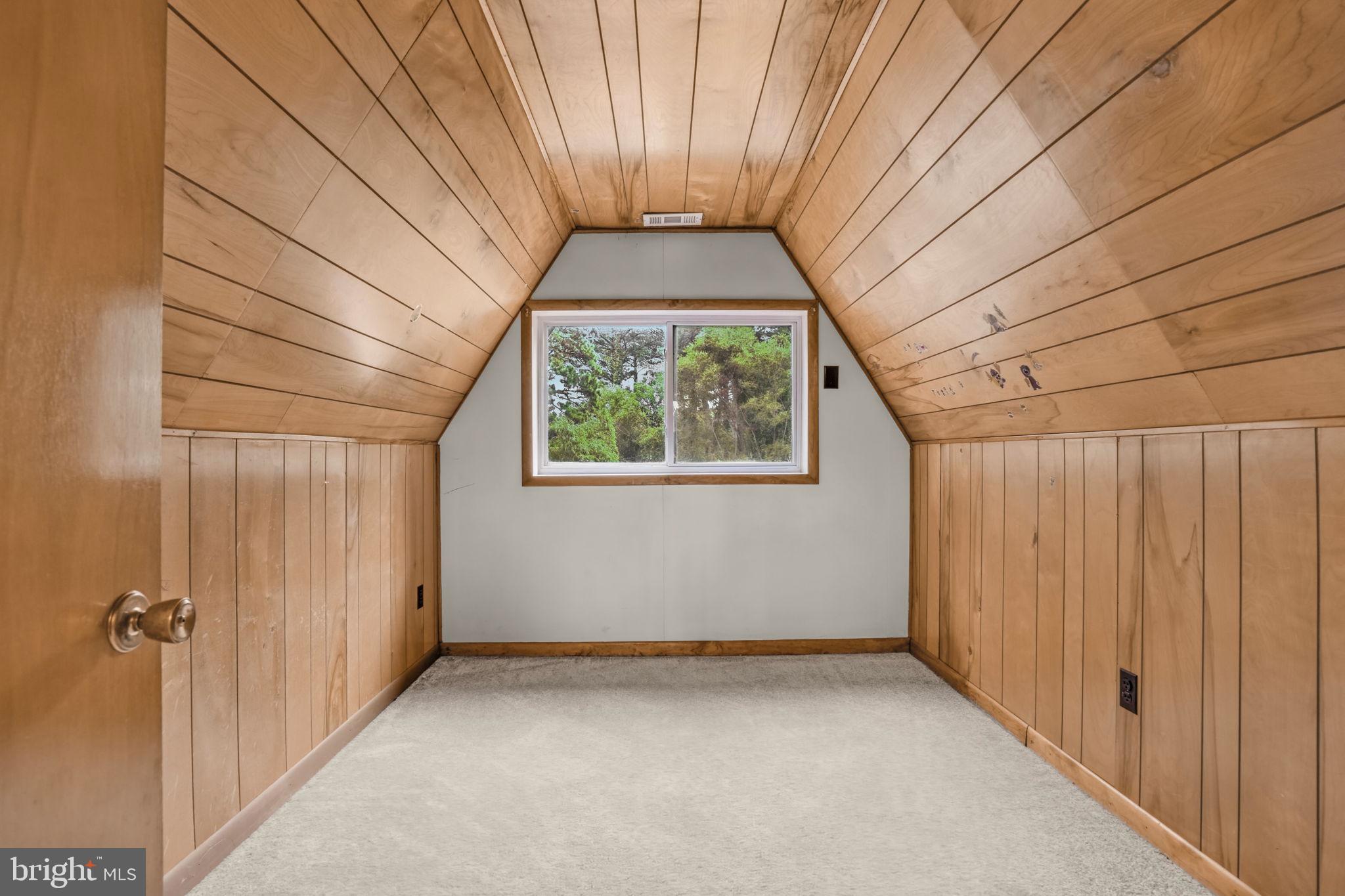 CAPTAIN'S COVE - Residential