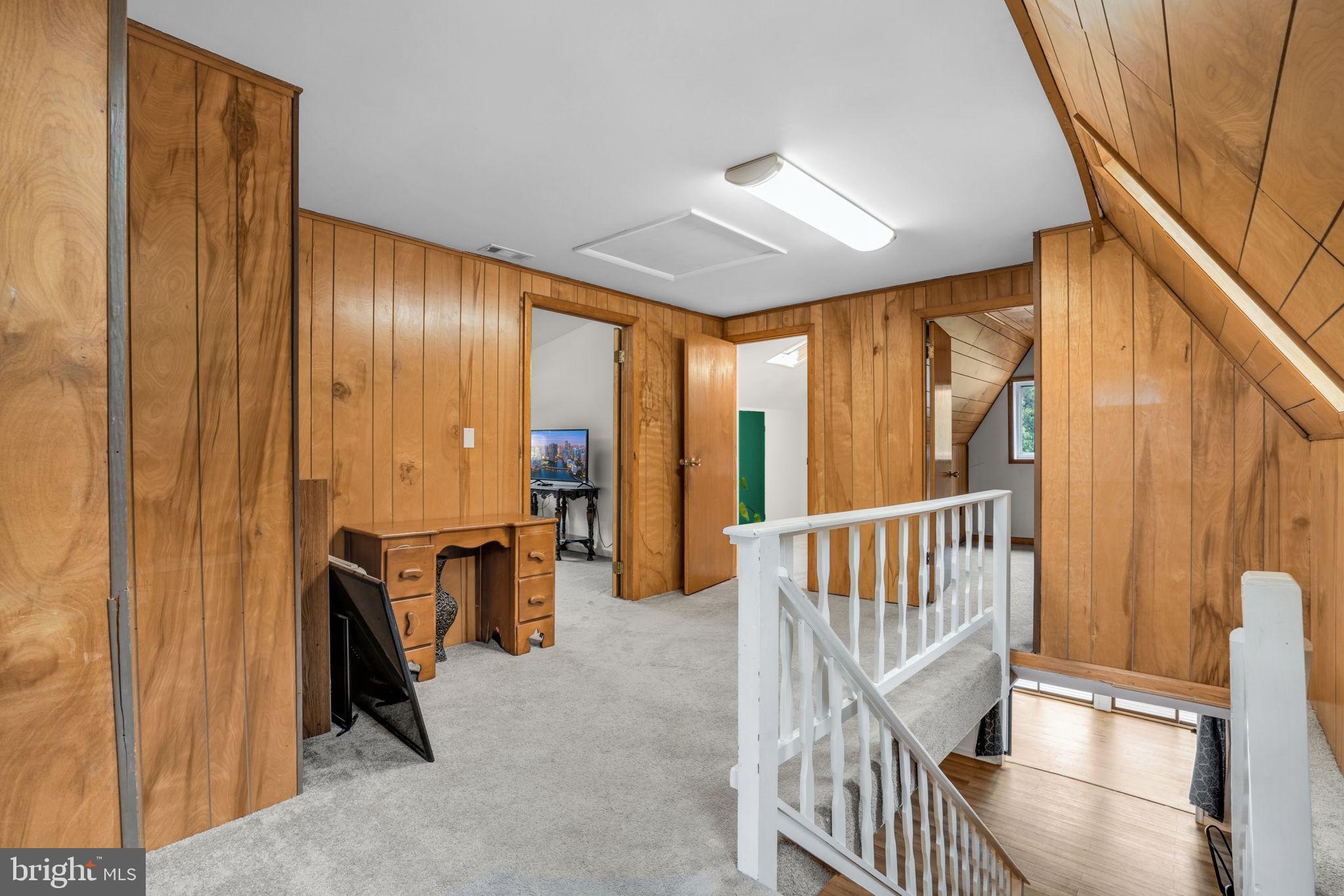 CAPTAIN'S COVE - Residential