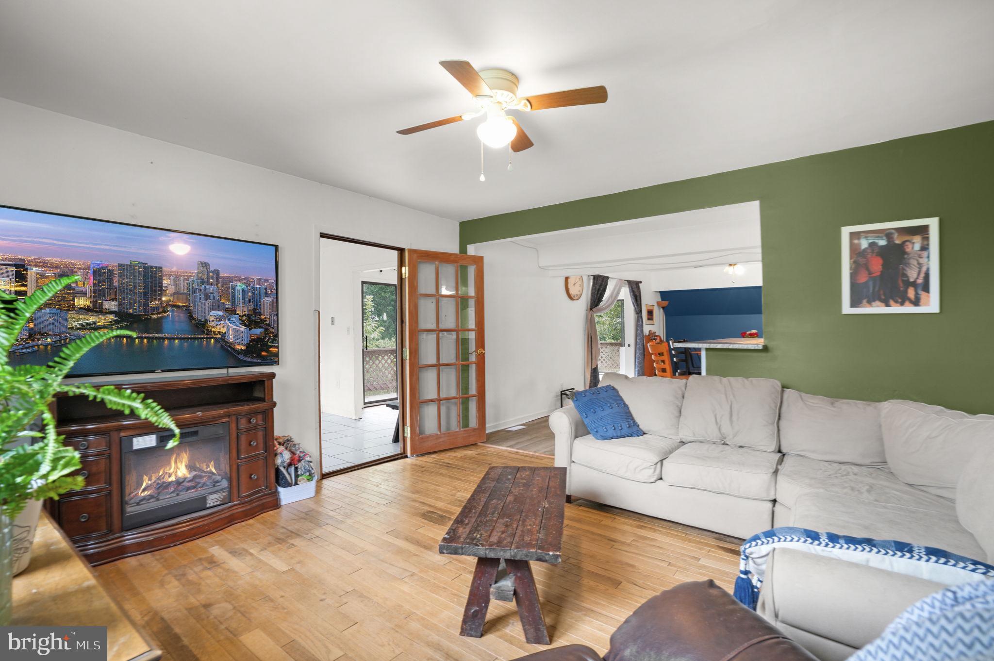 CAPTAIN'S COVE - Residential