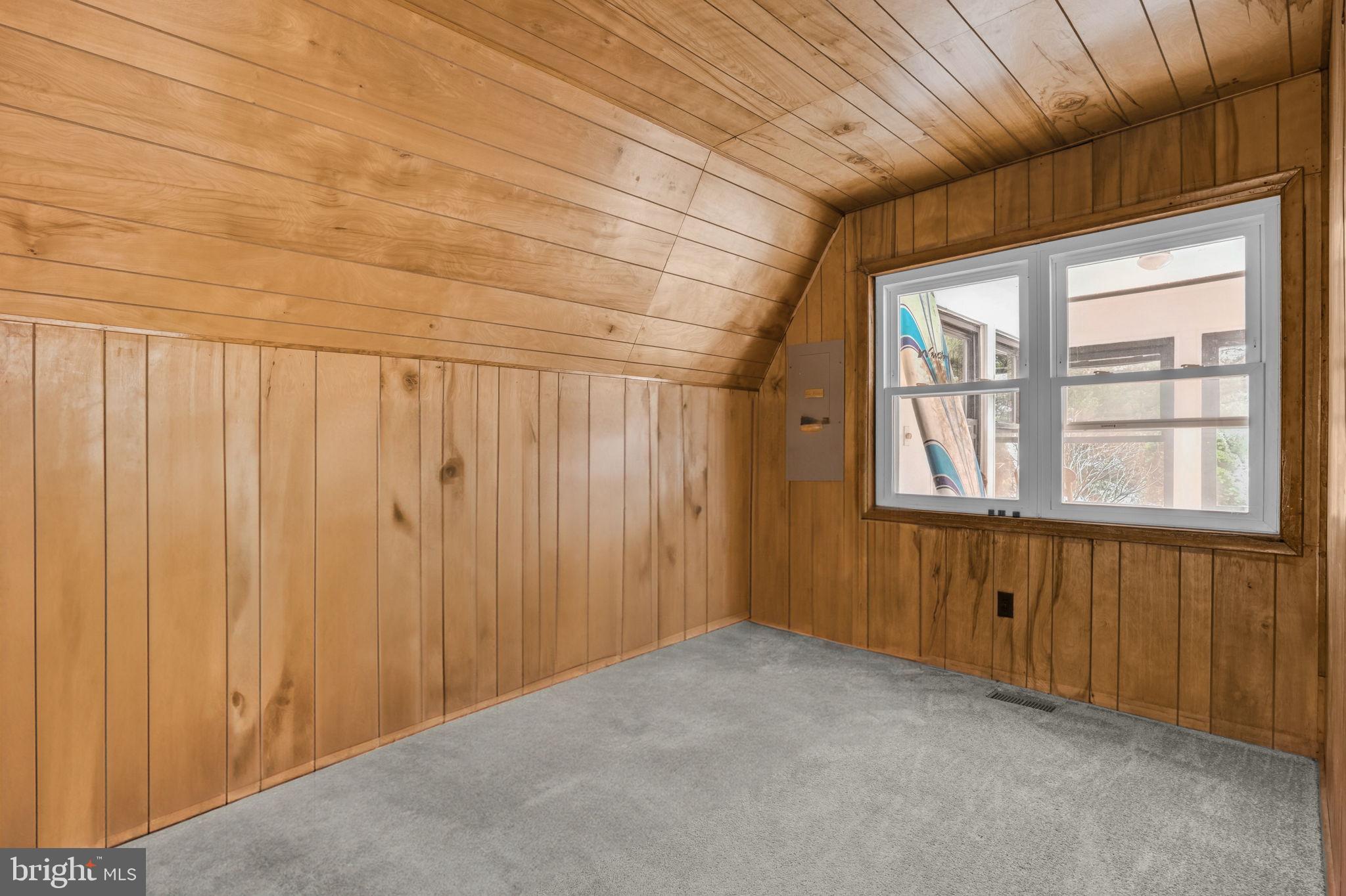 CAPTAIN'S COVE - Residential