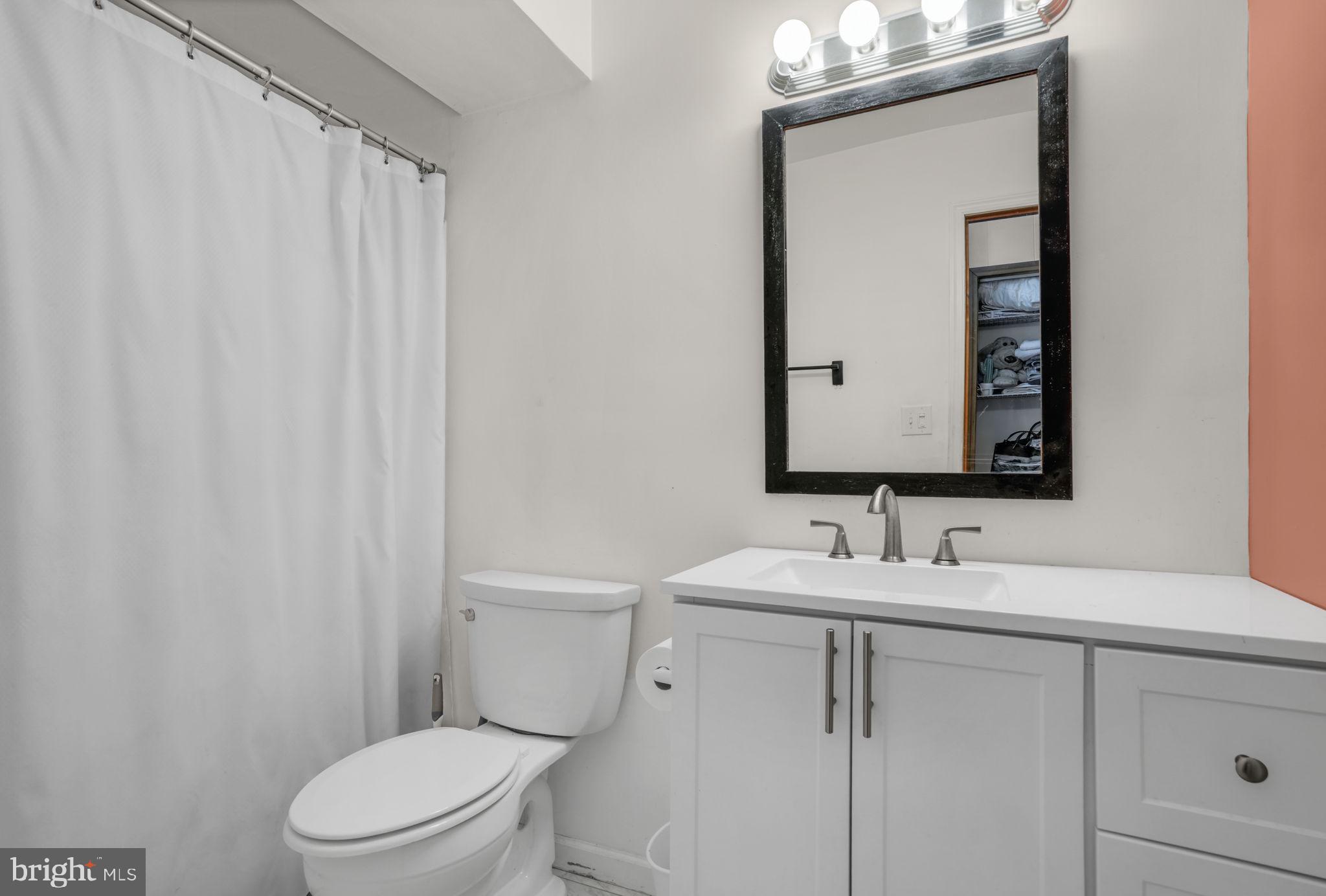 CAPTAIN'S COVE - Residential