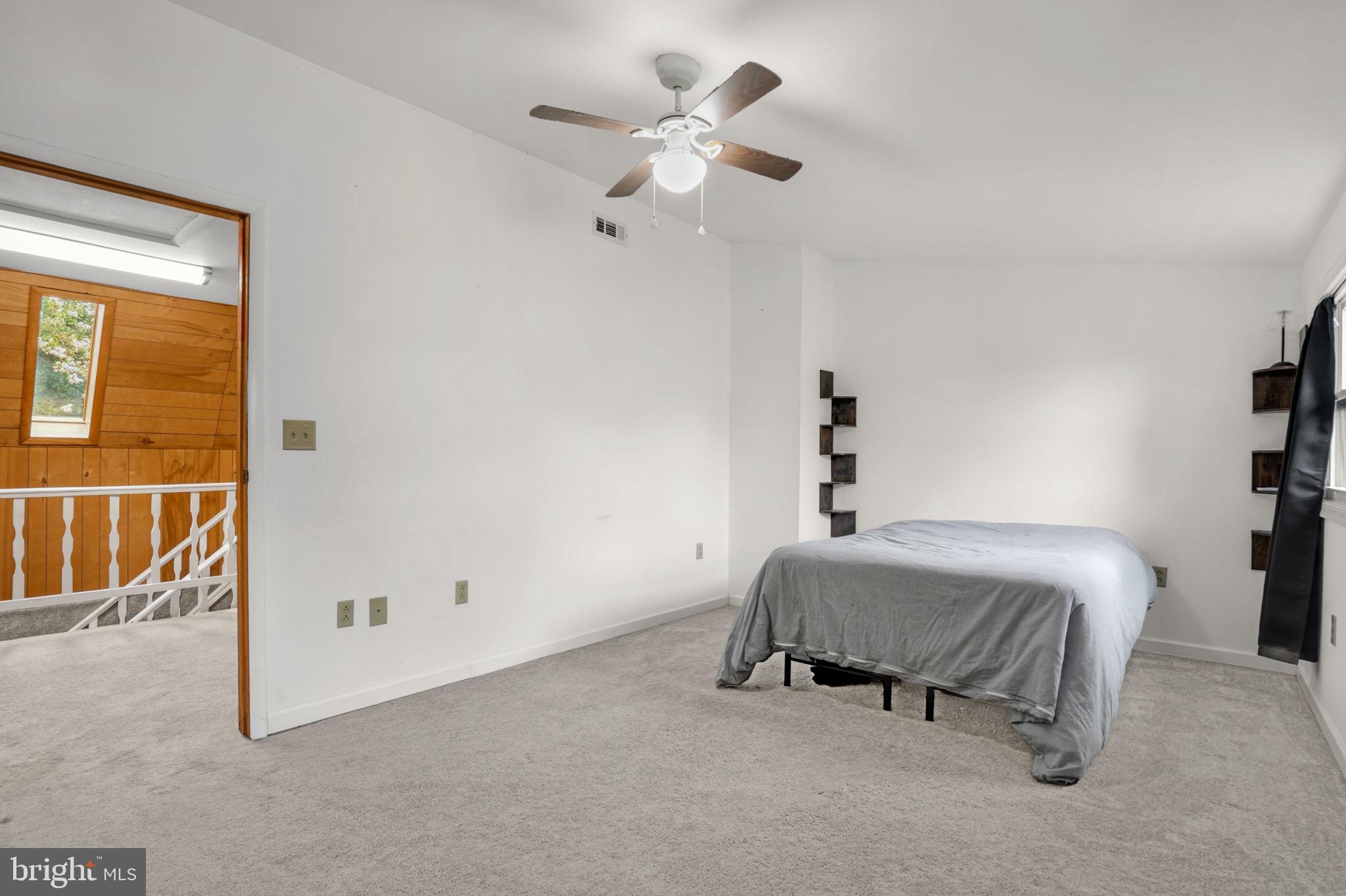 CAPTAIN'S COVE - Residential