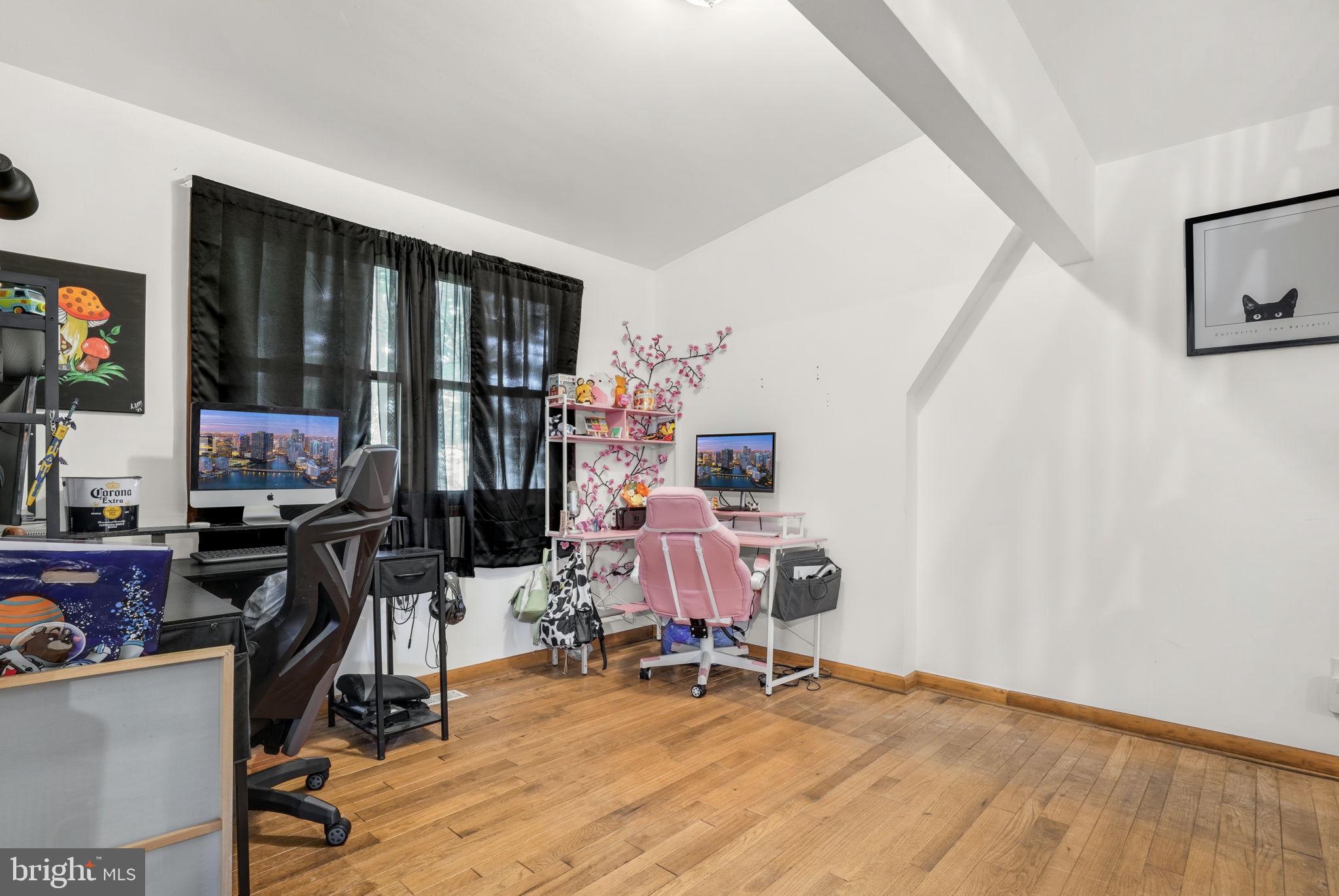 CAPTAIN'S COVE - Residential