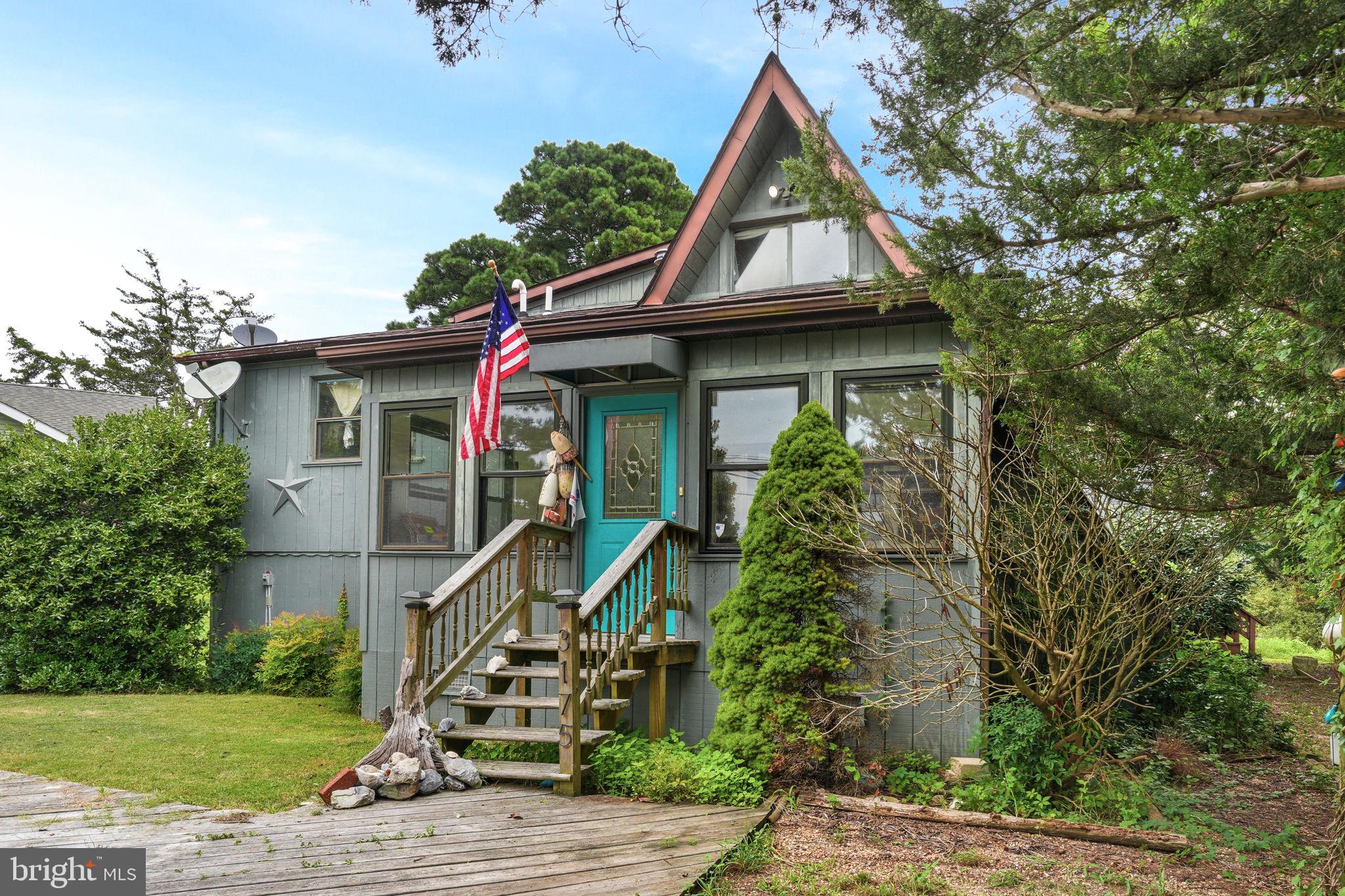 CAPTAIN'S COVE - Residential