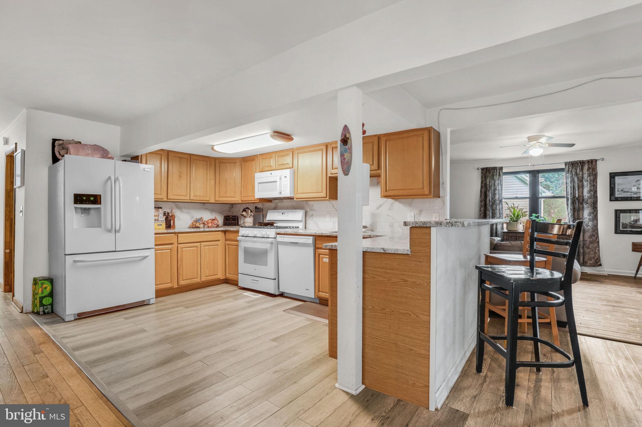 CAPTAIN'S COVE - Residential