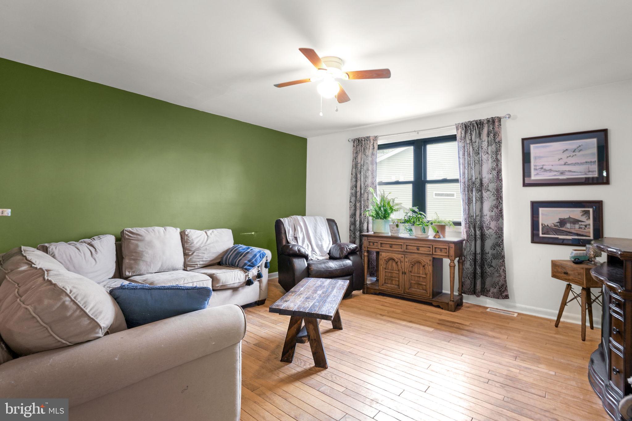 CAPTAIN'S COVE - Residential