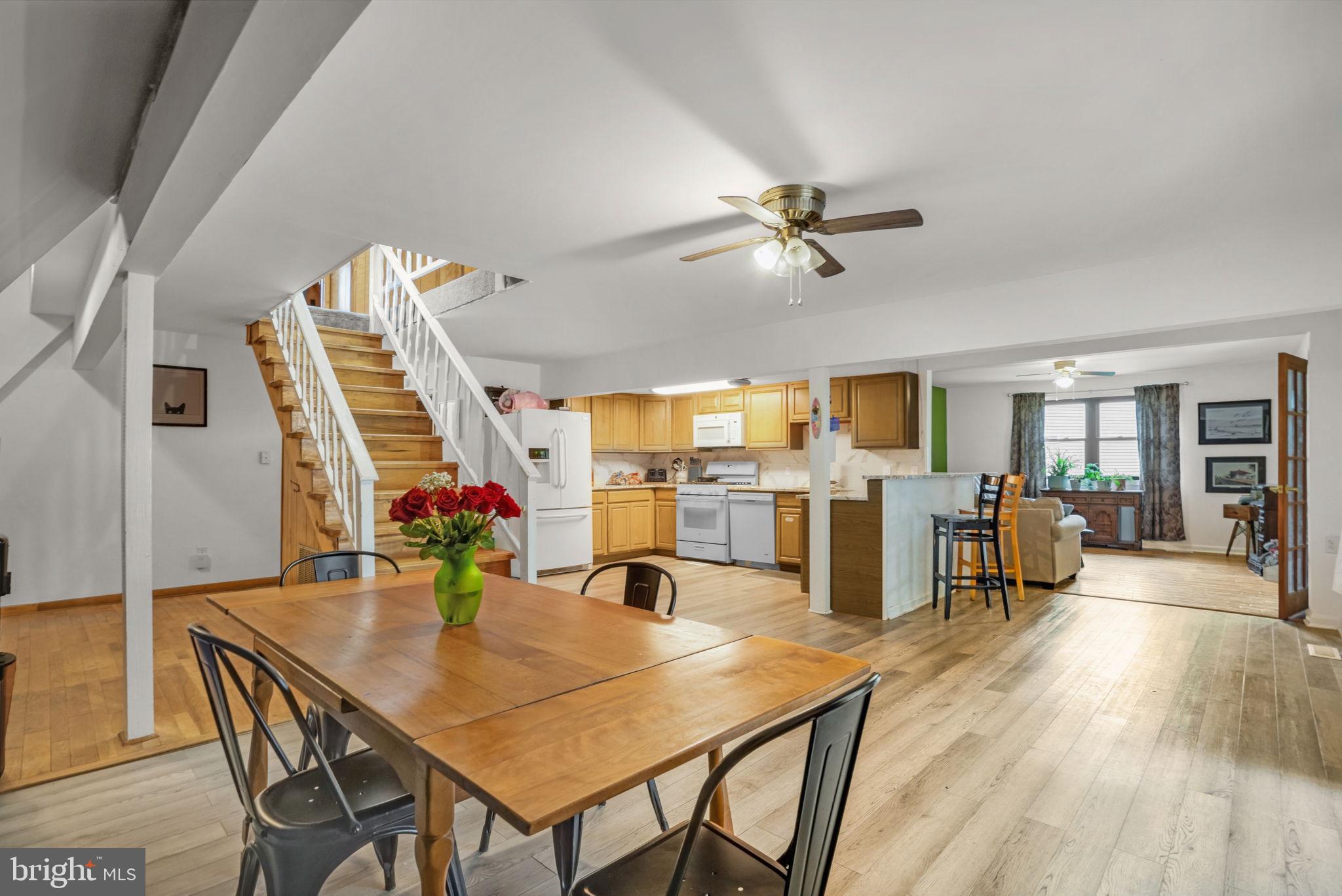 CAPTAIN'S COVE - Residential