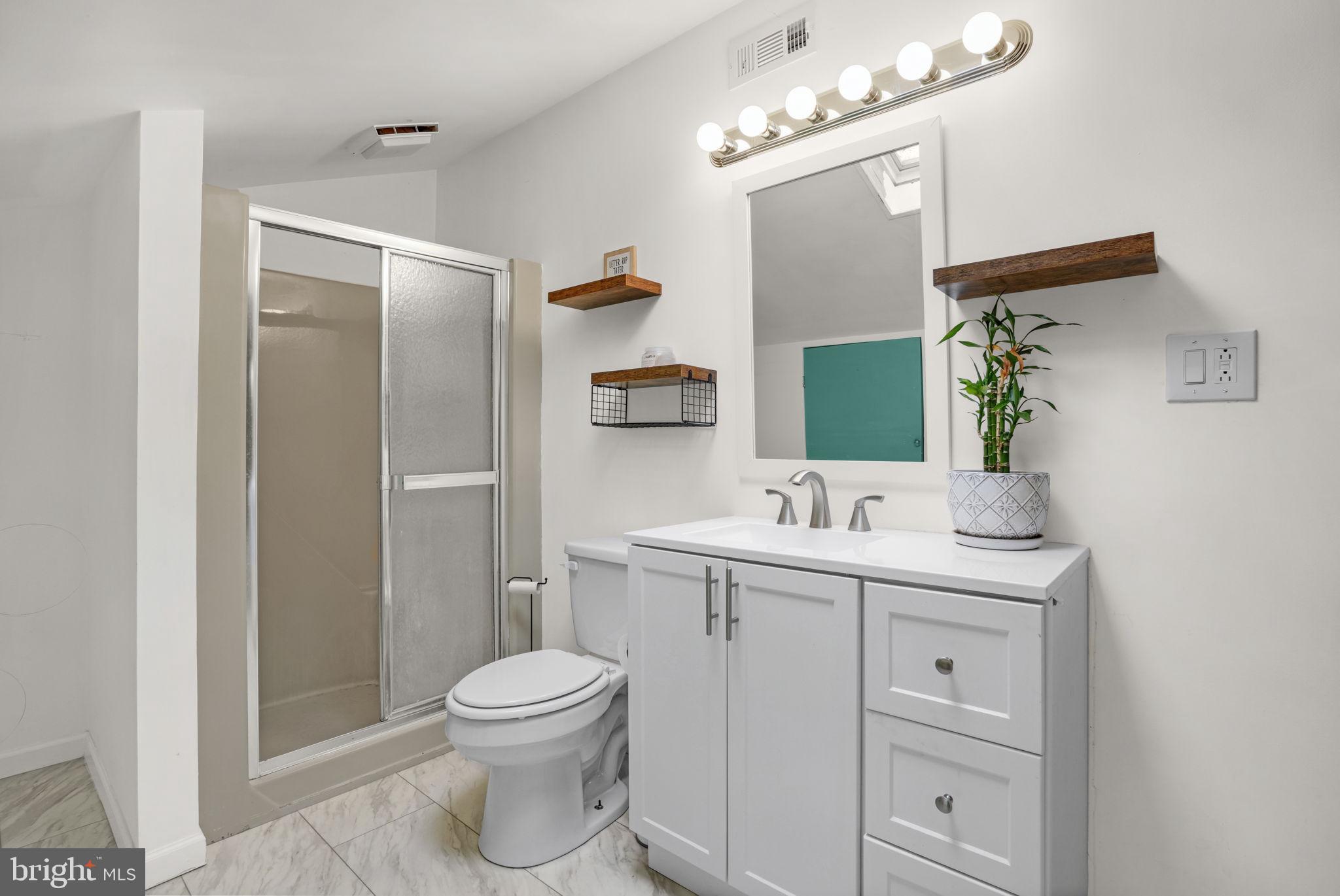 CAPTAIN'S COVE - Residential