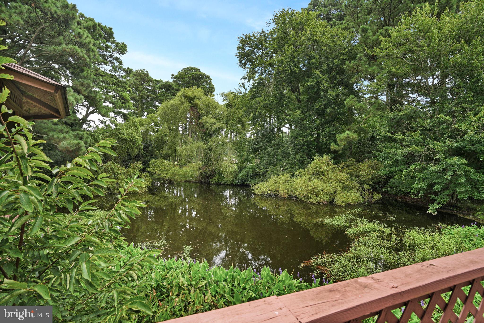 CAPTAIN'S COVE - Residential