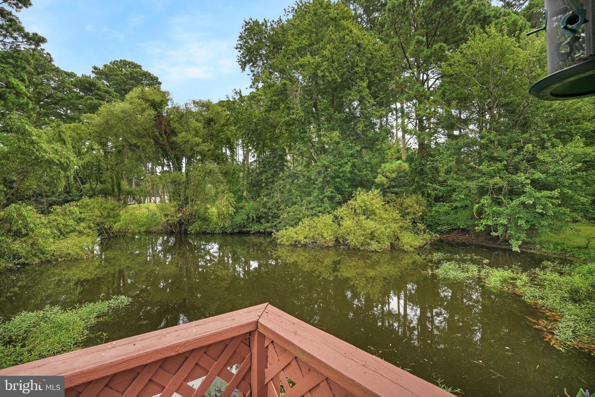 CAPTAIN'S COVE - Residential