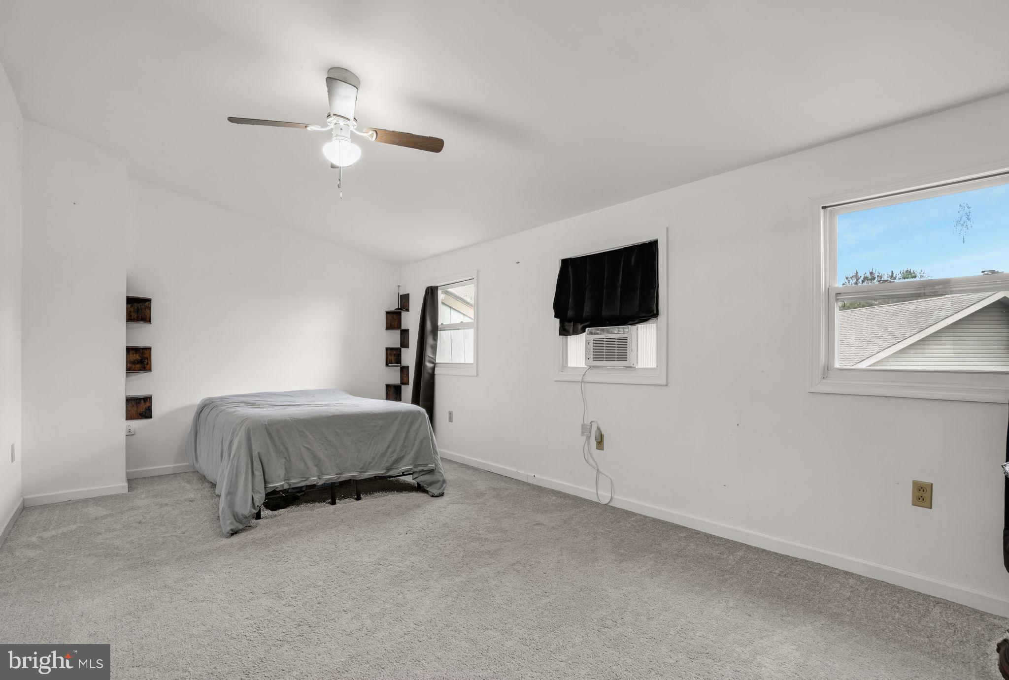 CAPTAIN'S COVE - Residential