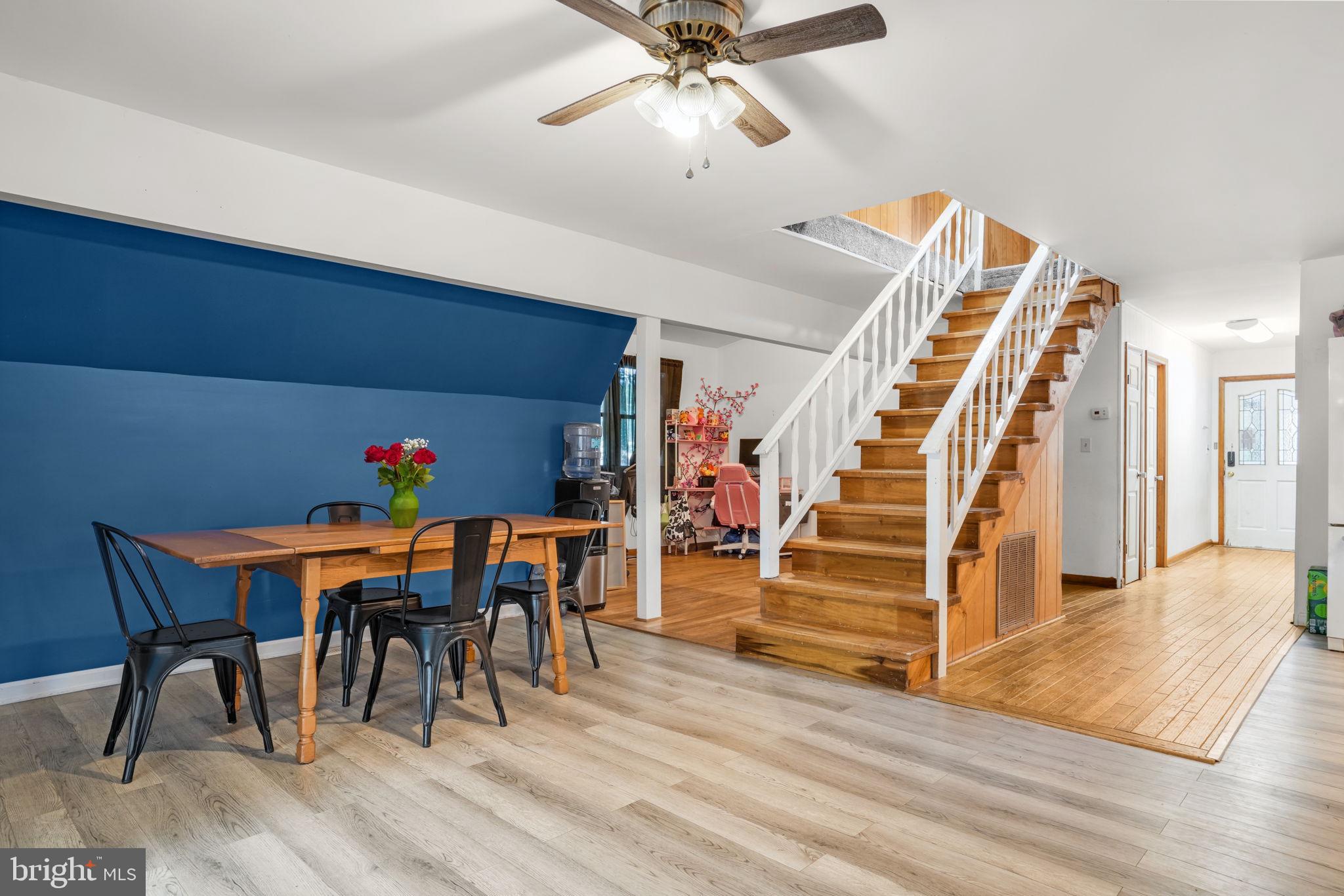 CAPTAIN'S COVE - Residential