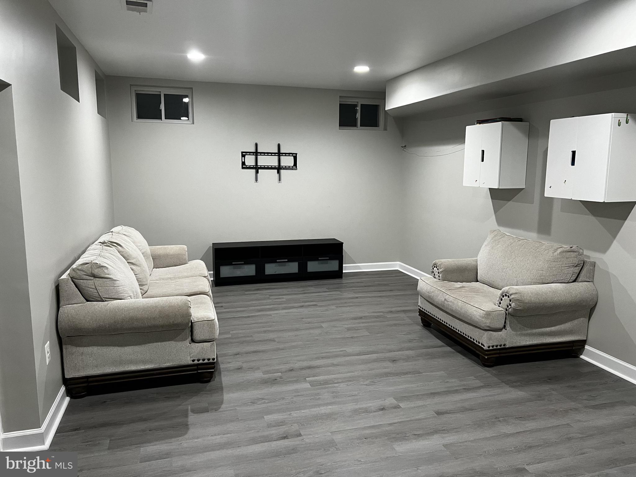 BRISTOW VILLAGE - Residential Lease