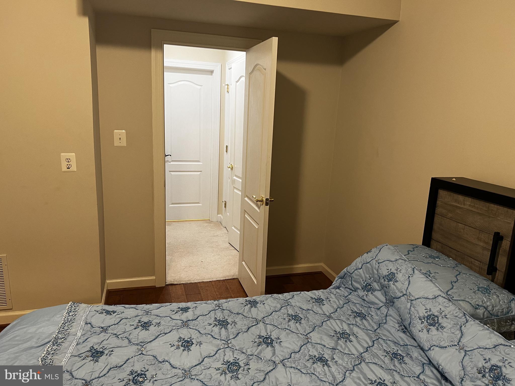 BRISTOW VILLAGE - Residential Lease