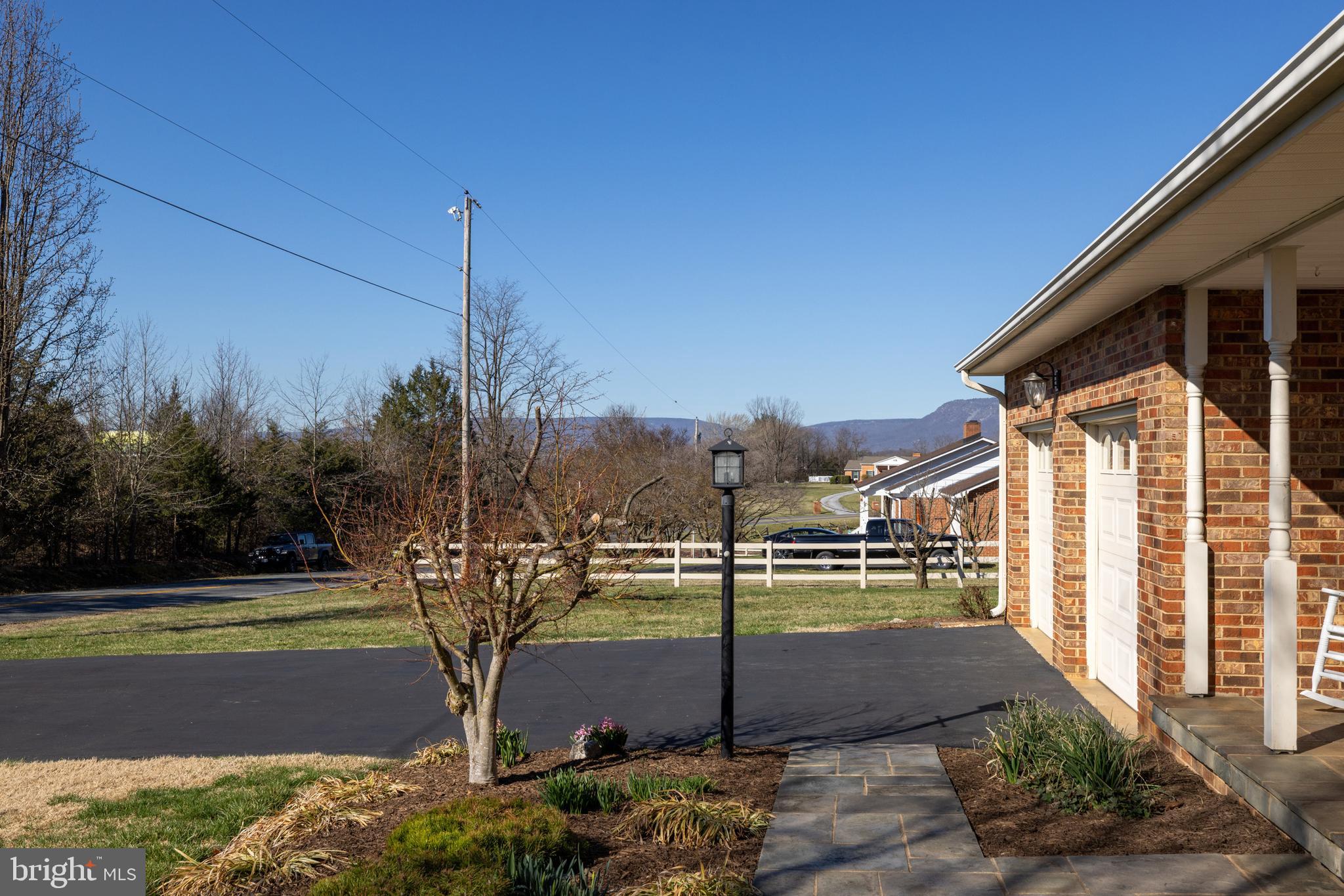 OLD FARMS - Residential