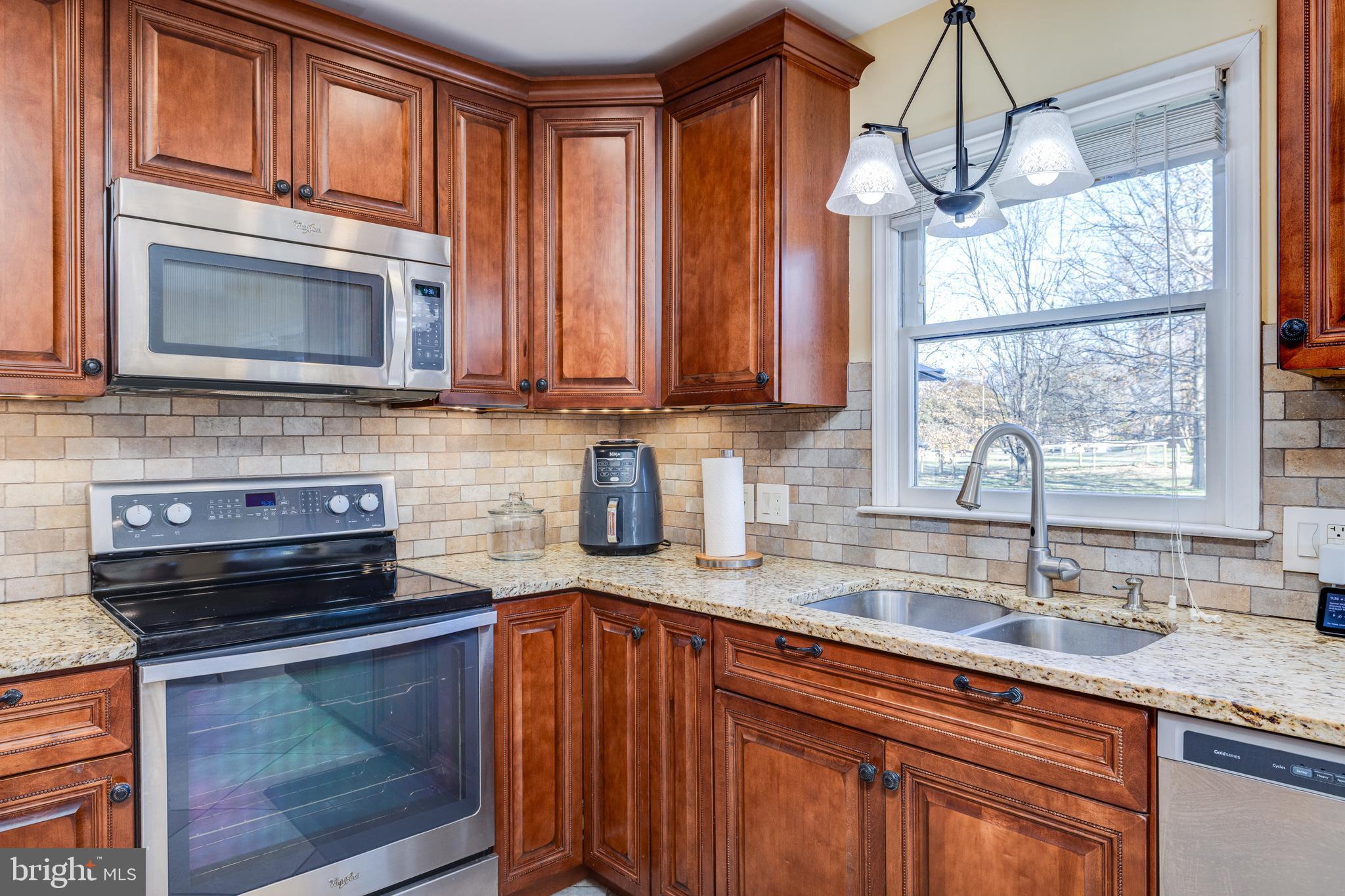 OLD FARMS - Residential