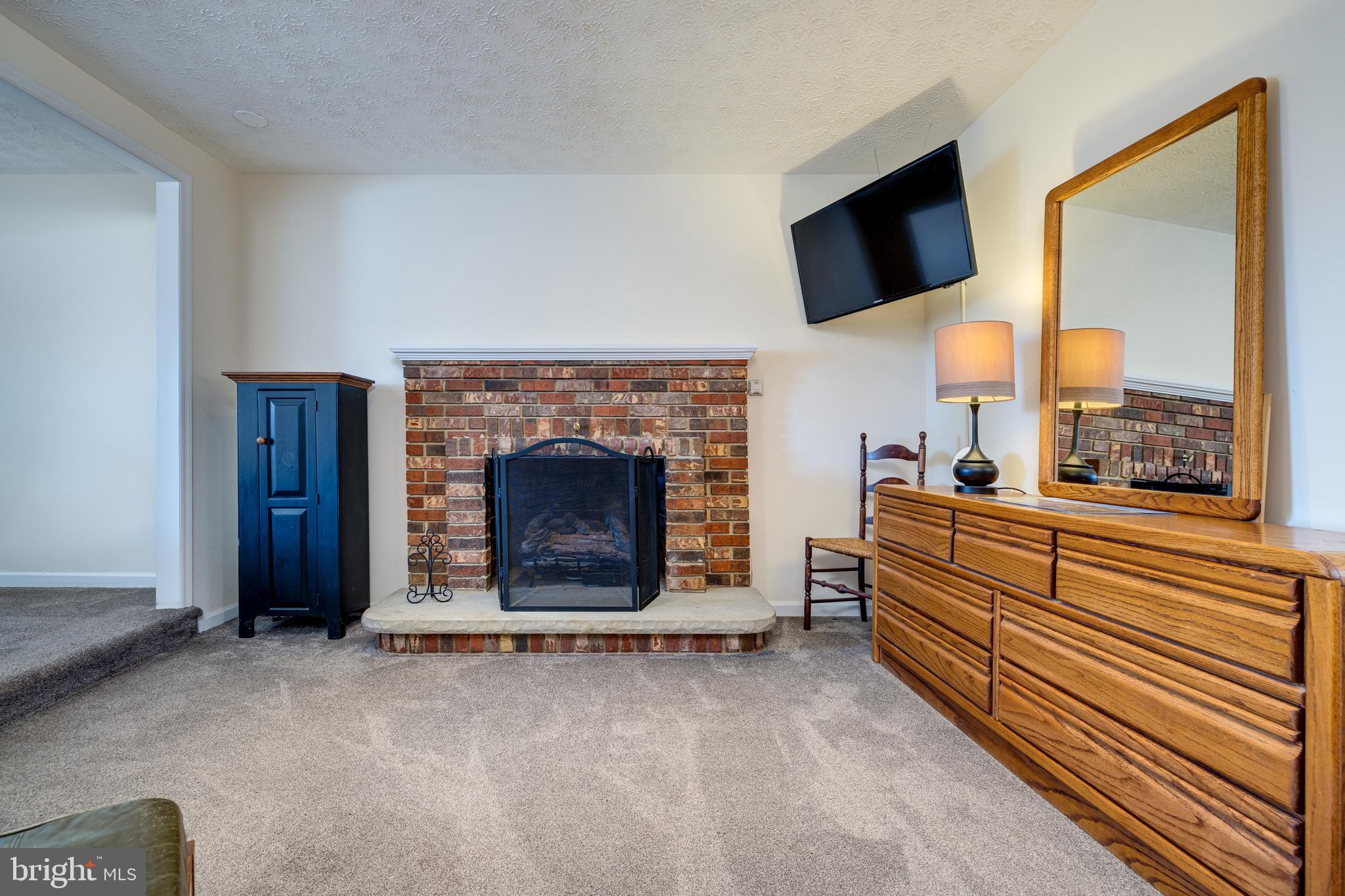 OLD FARMS - Residential