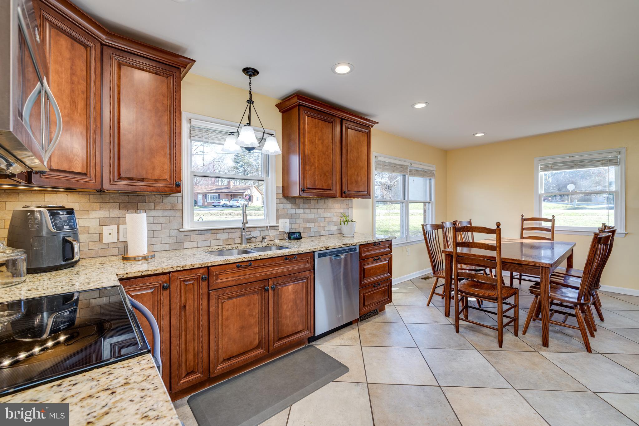 OLD FARMS - Residential