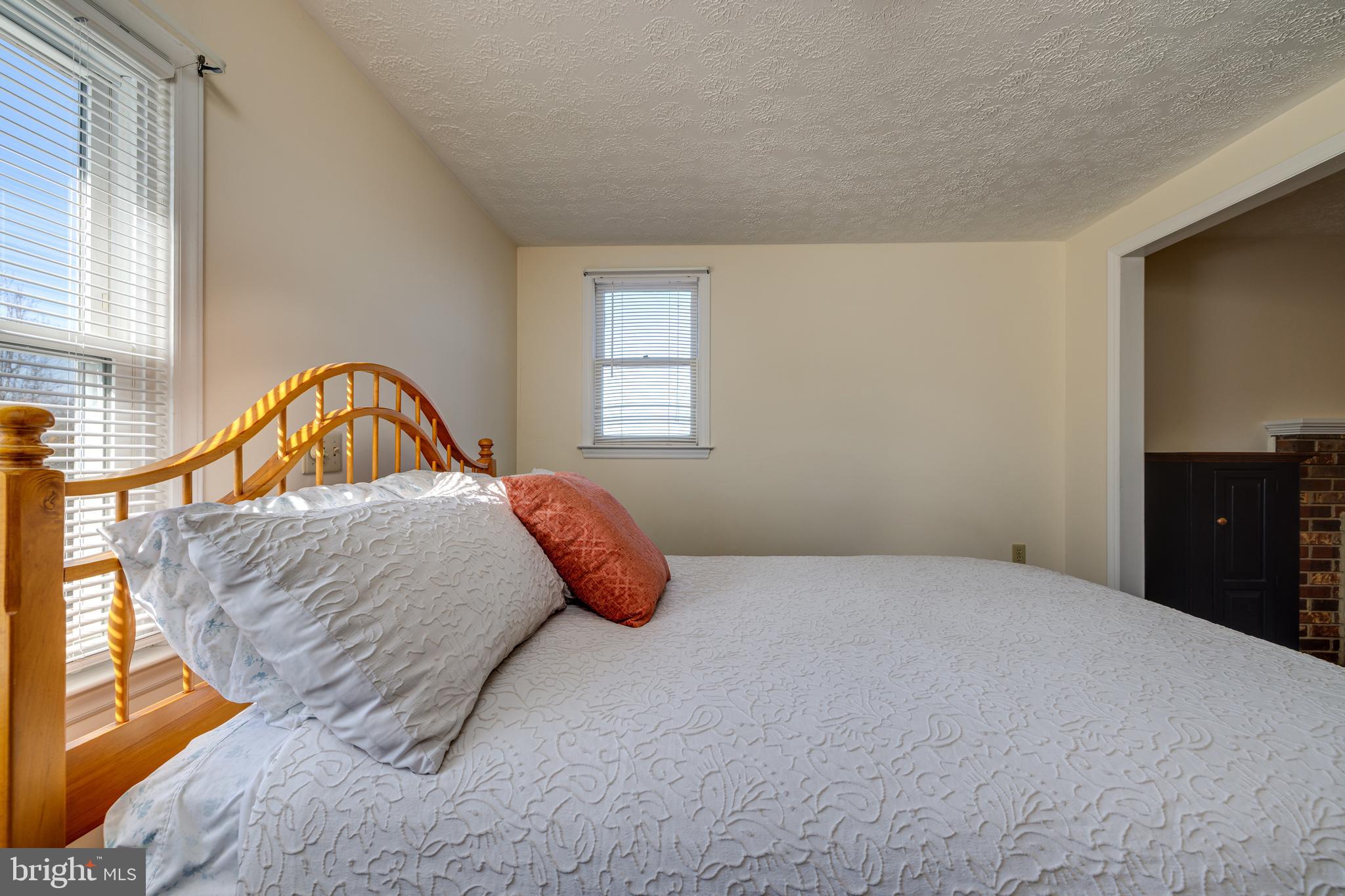 OLD FARMS - Residential