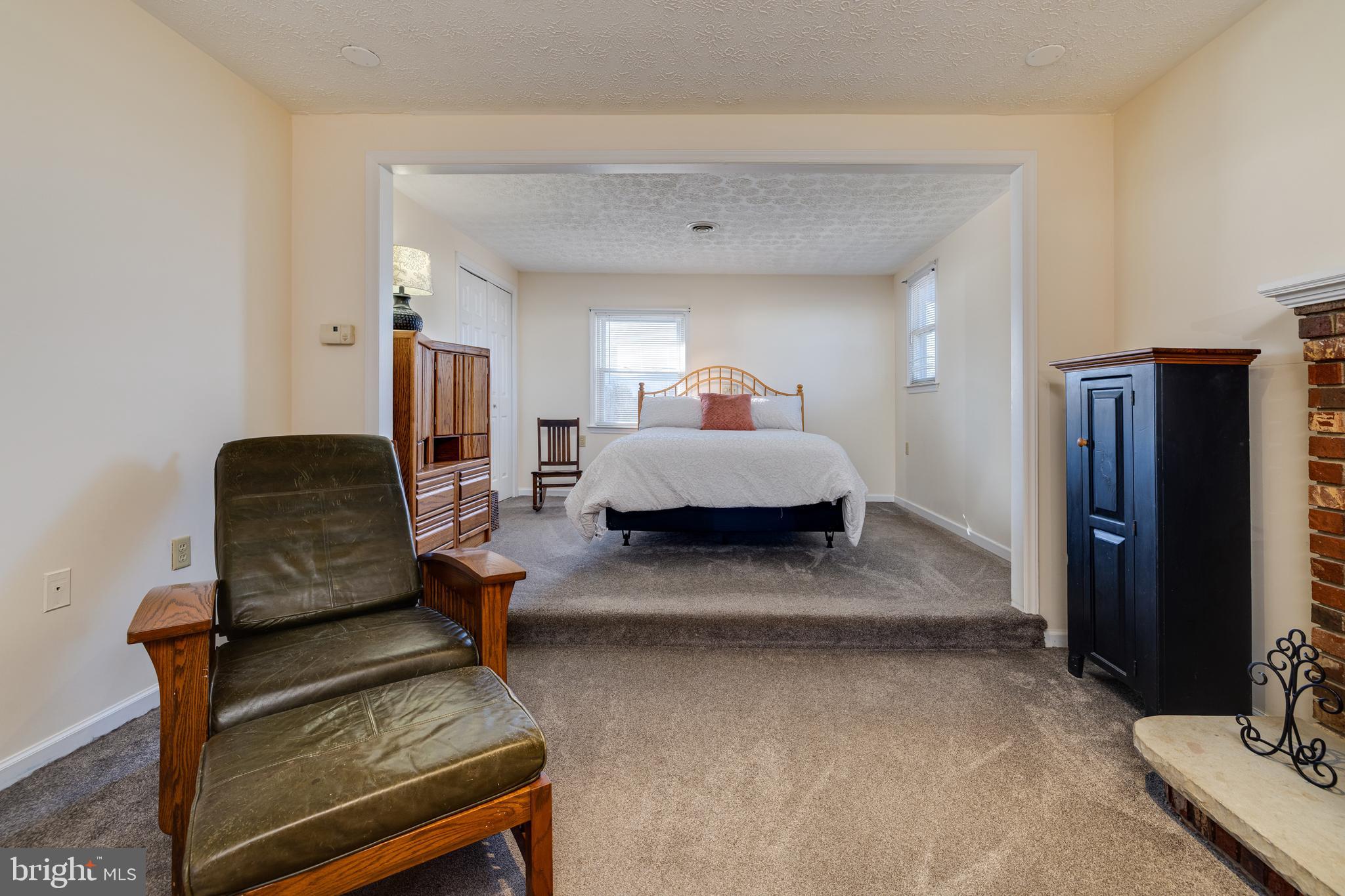 OLD FARMS - Residential