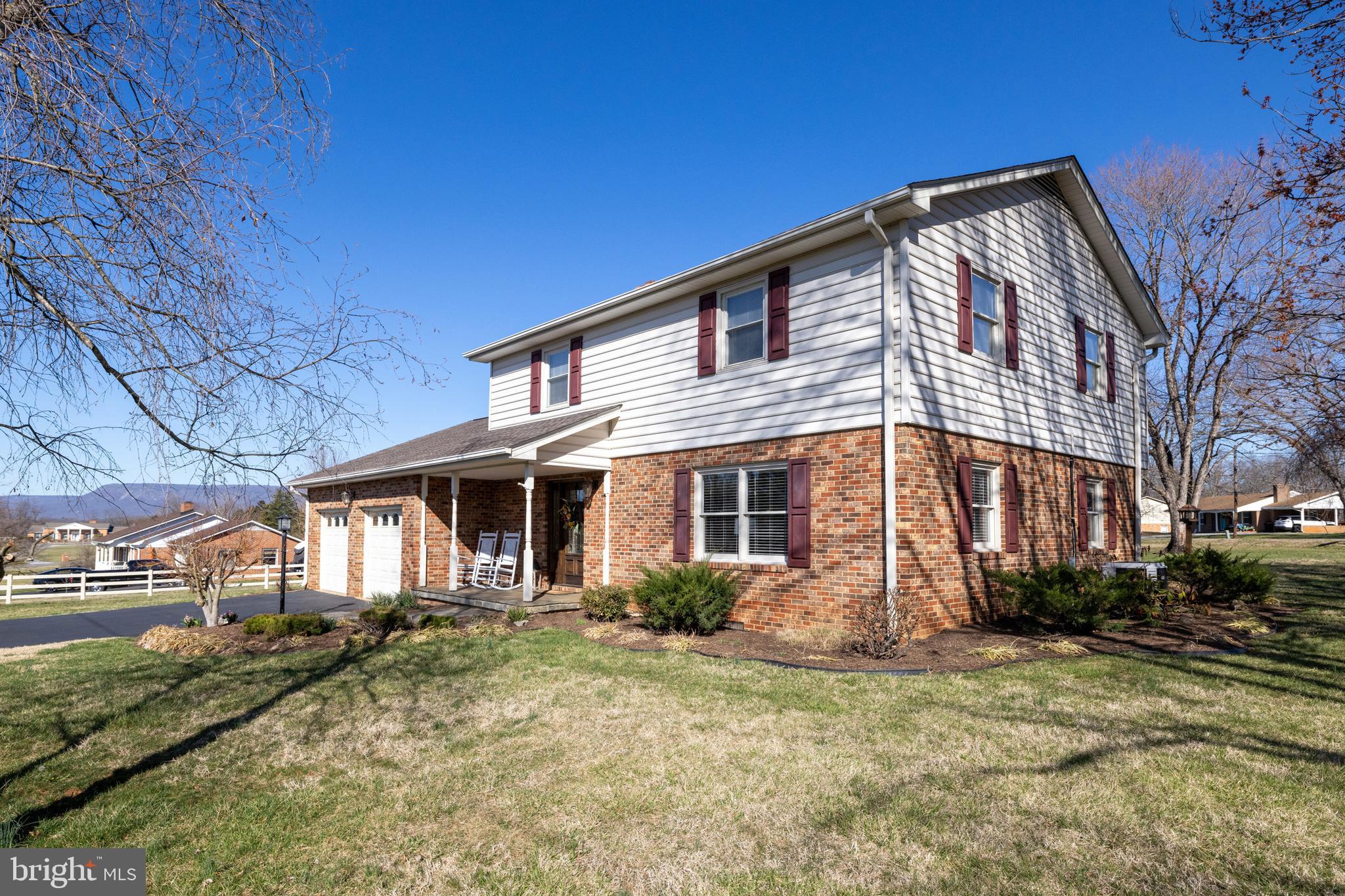 OLD FARMS - Residential