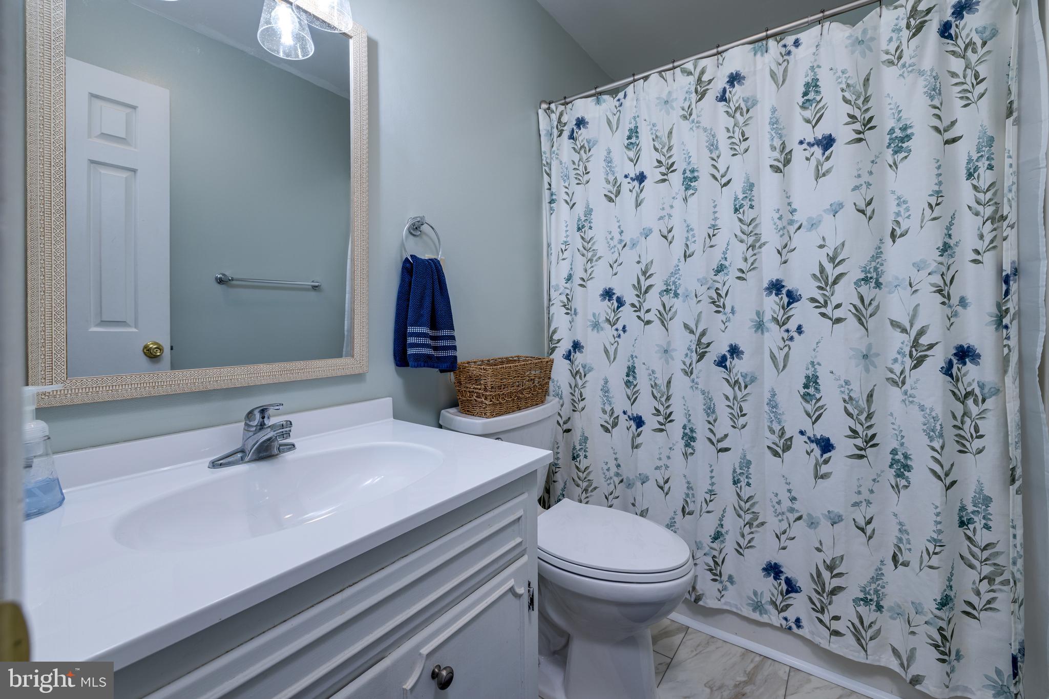 OLD FARMS - Residential