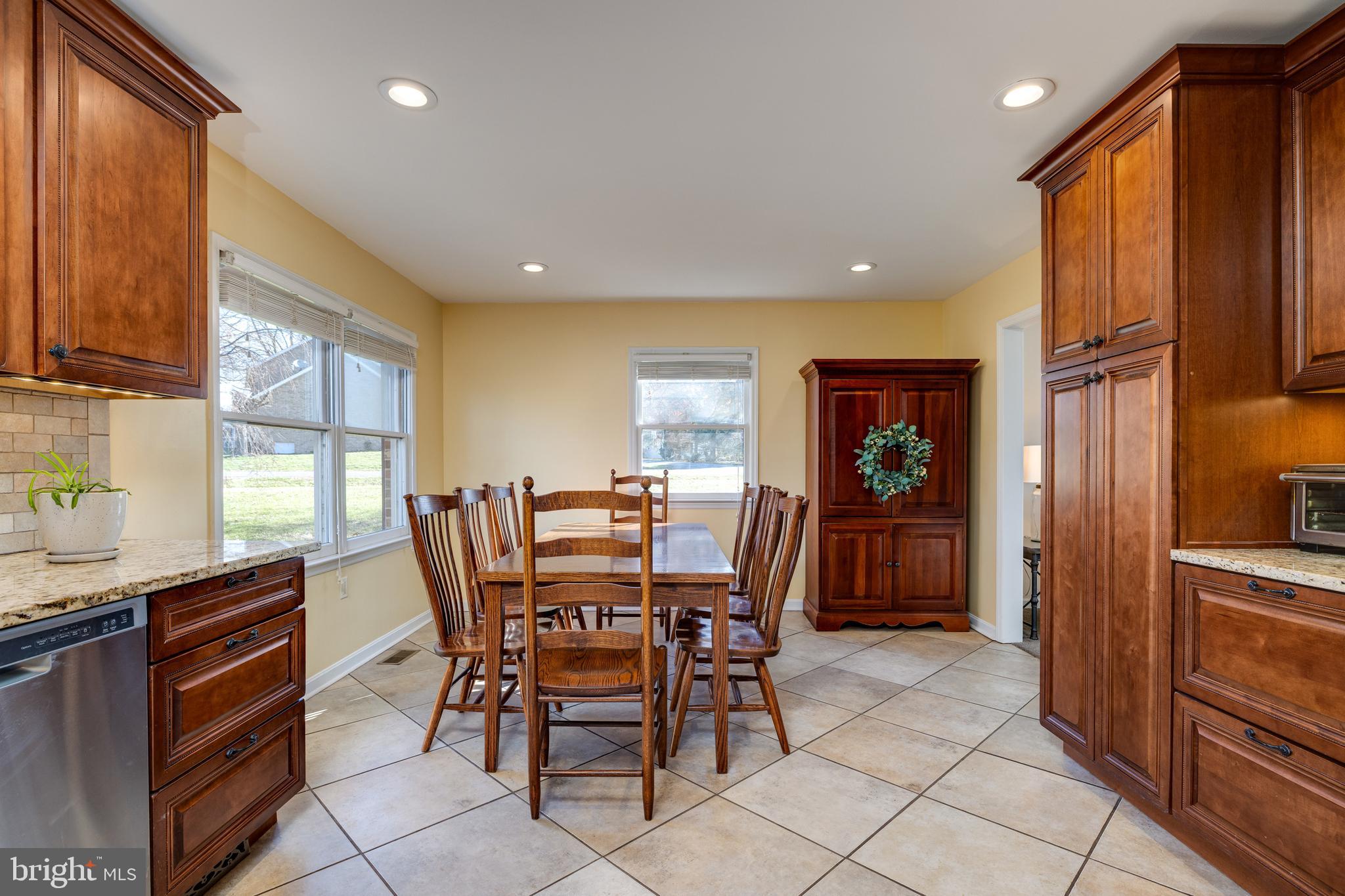 OLD FARMS - Residential