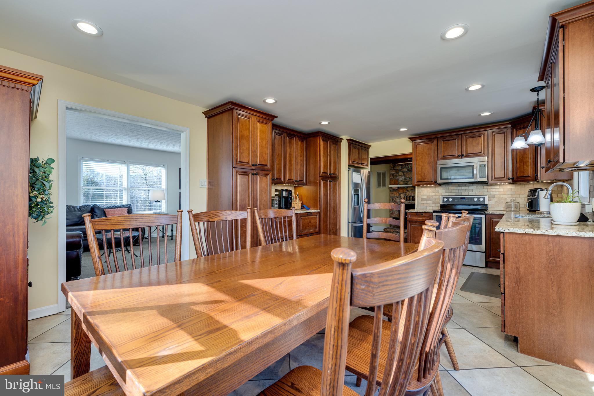 OLD FARMS - Residential