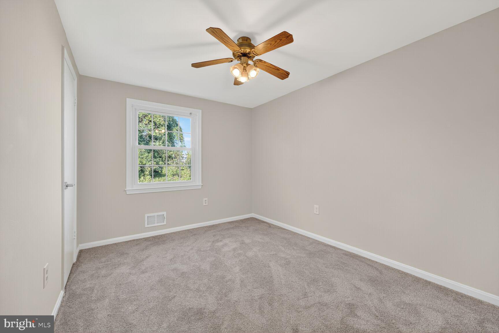 PINEWOOD HILL - Residential