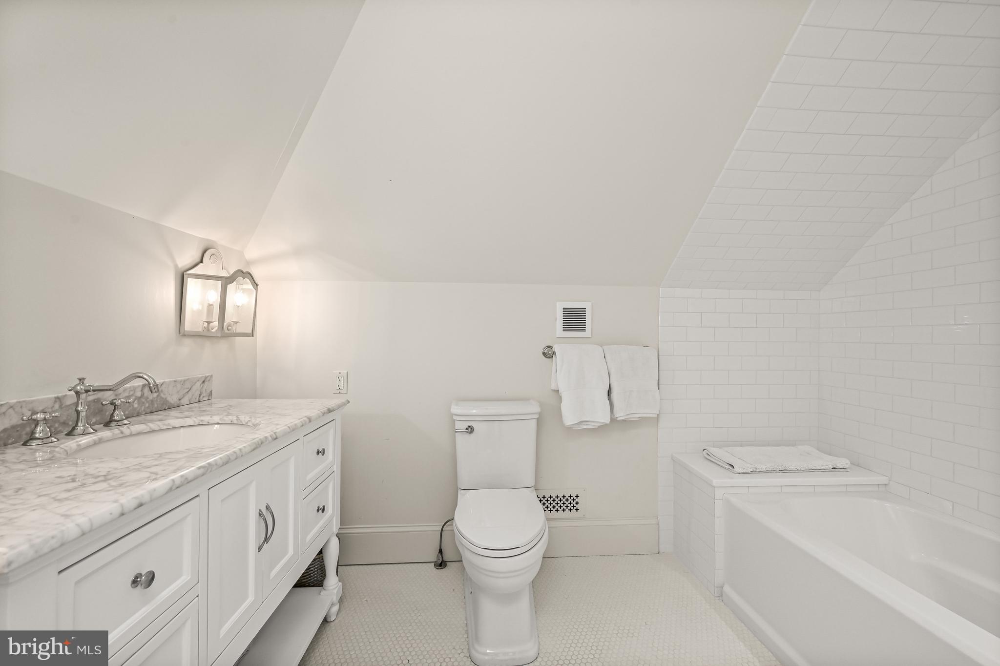 CHEVY CHASE - Residential