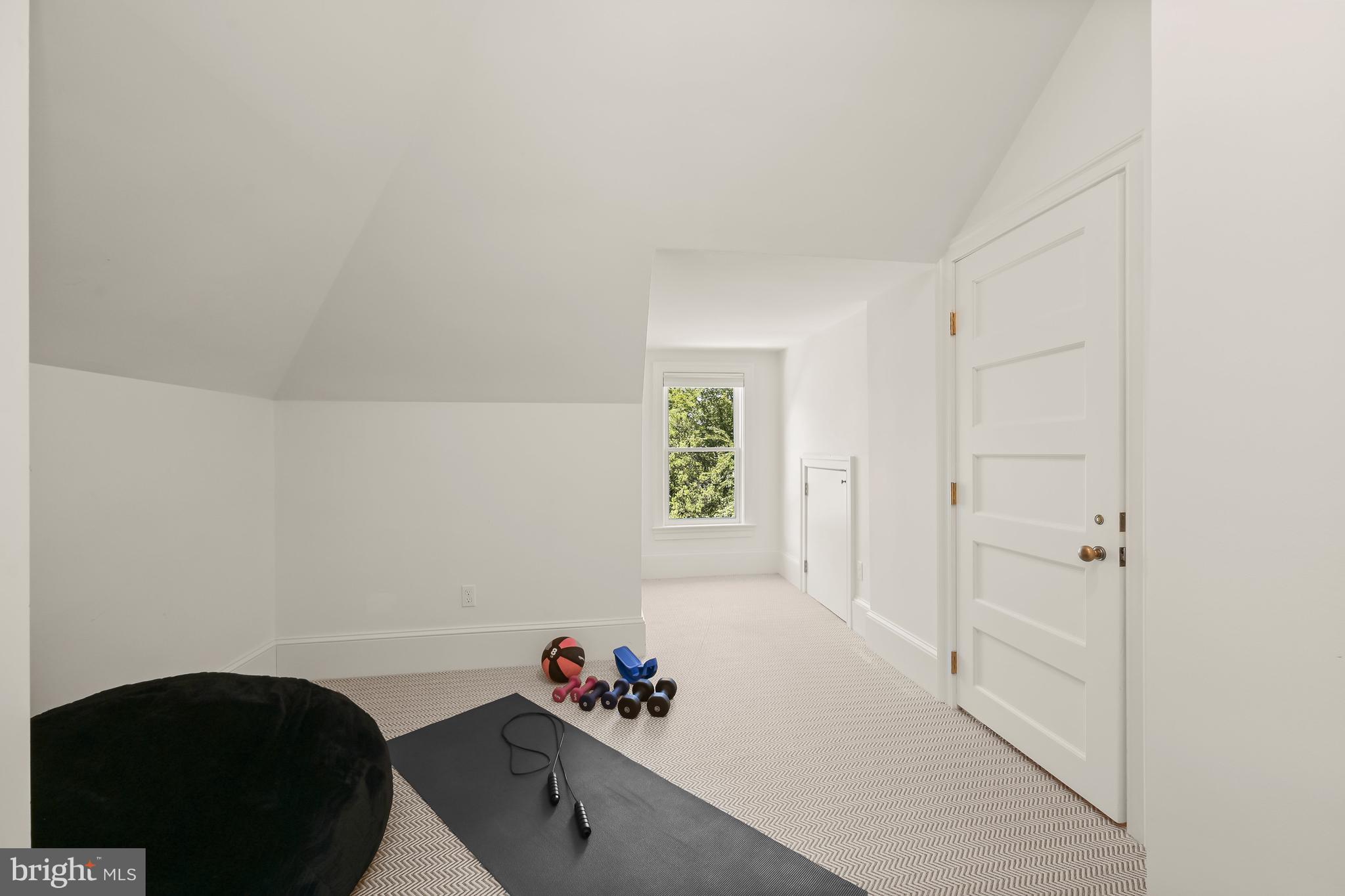 CHEVY CHASE - Residential