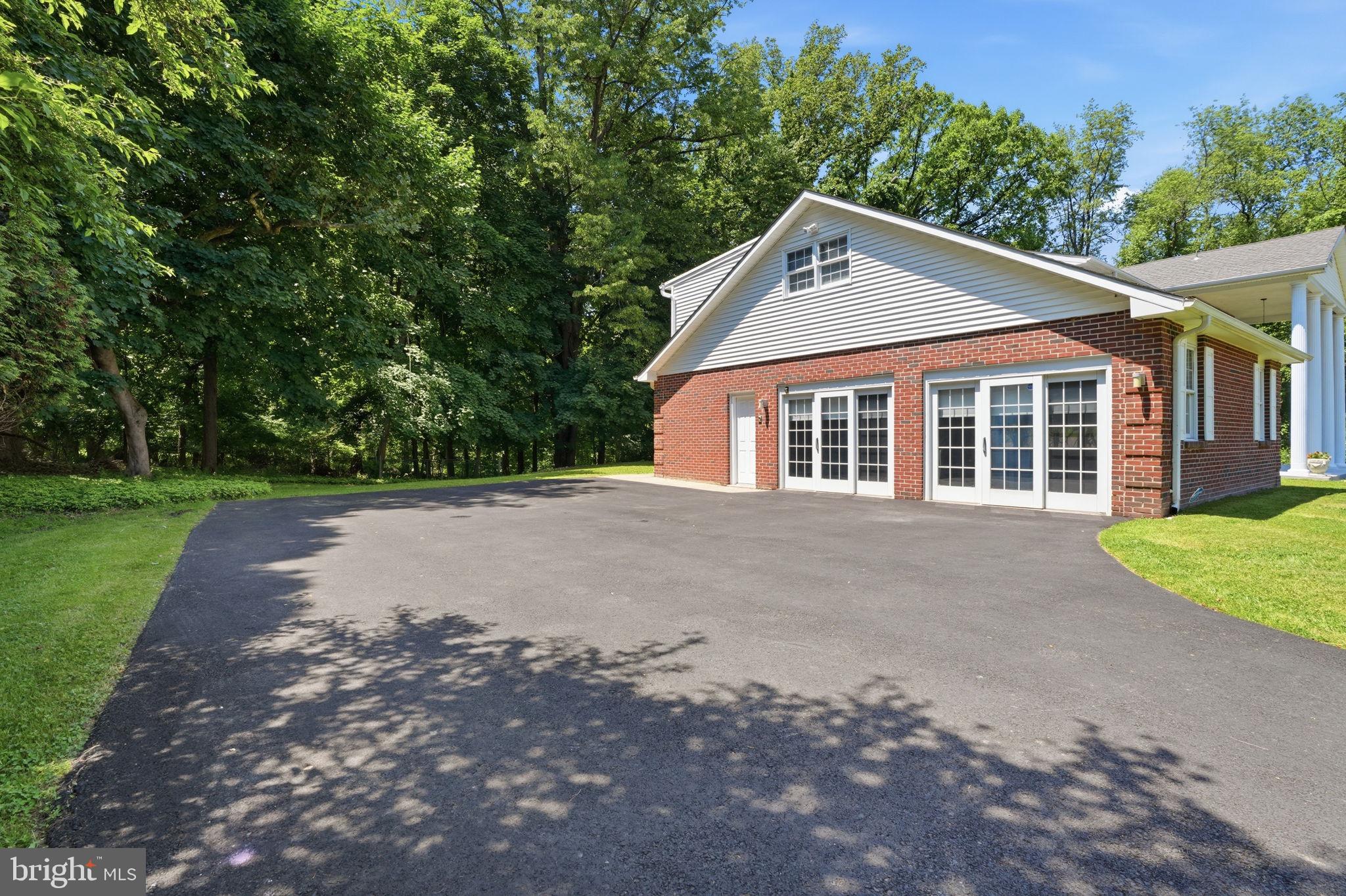 HUNTINGDON VALLEY - Residential