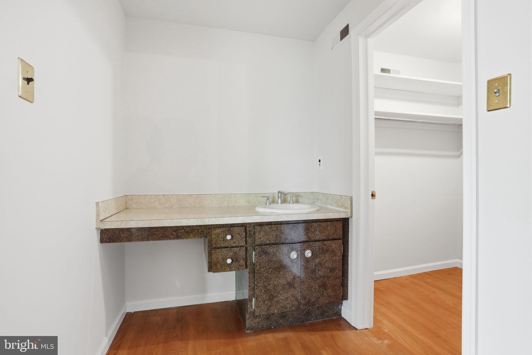 HUNTINGDON VALLEY - Residential