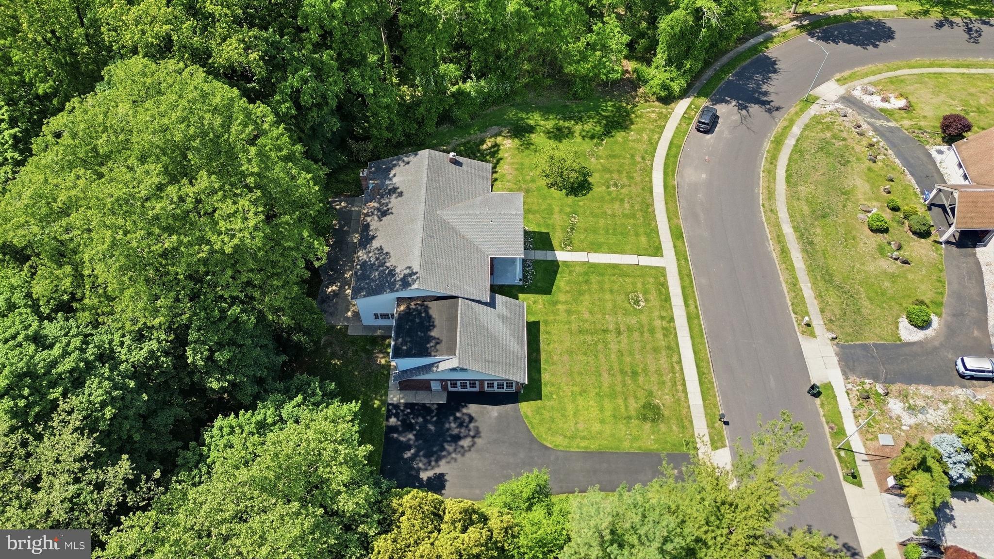 HUNTINGDON VALLEY - Residential