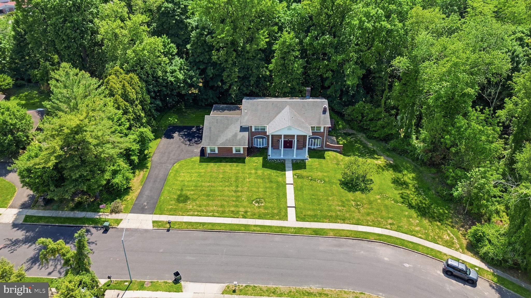 HUNTINGDON VALLEY - Residential