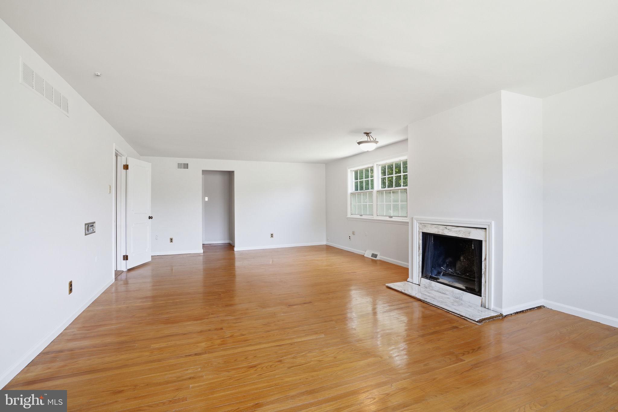 HUNTINGDON VALLEY - Residential