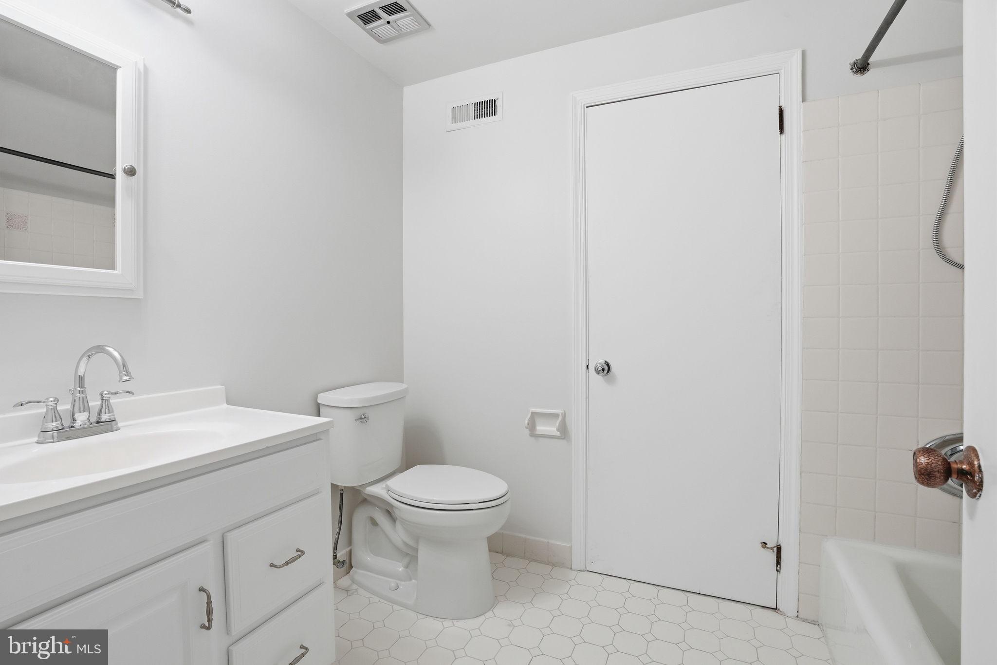 HUNTINGDON VALLEY - Residential