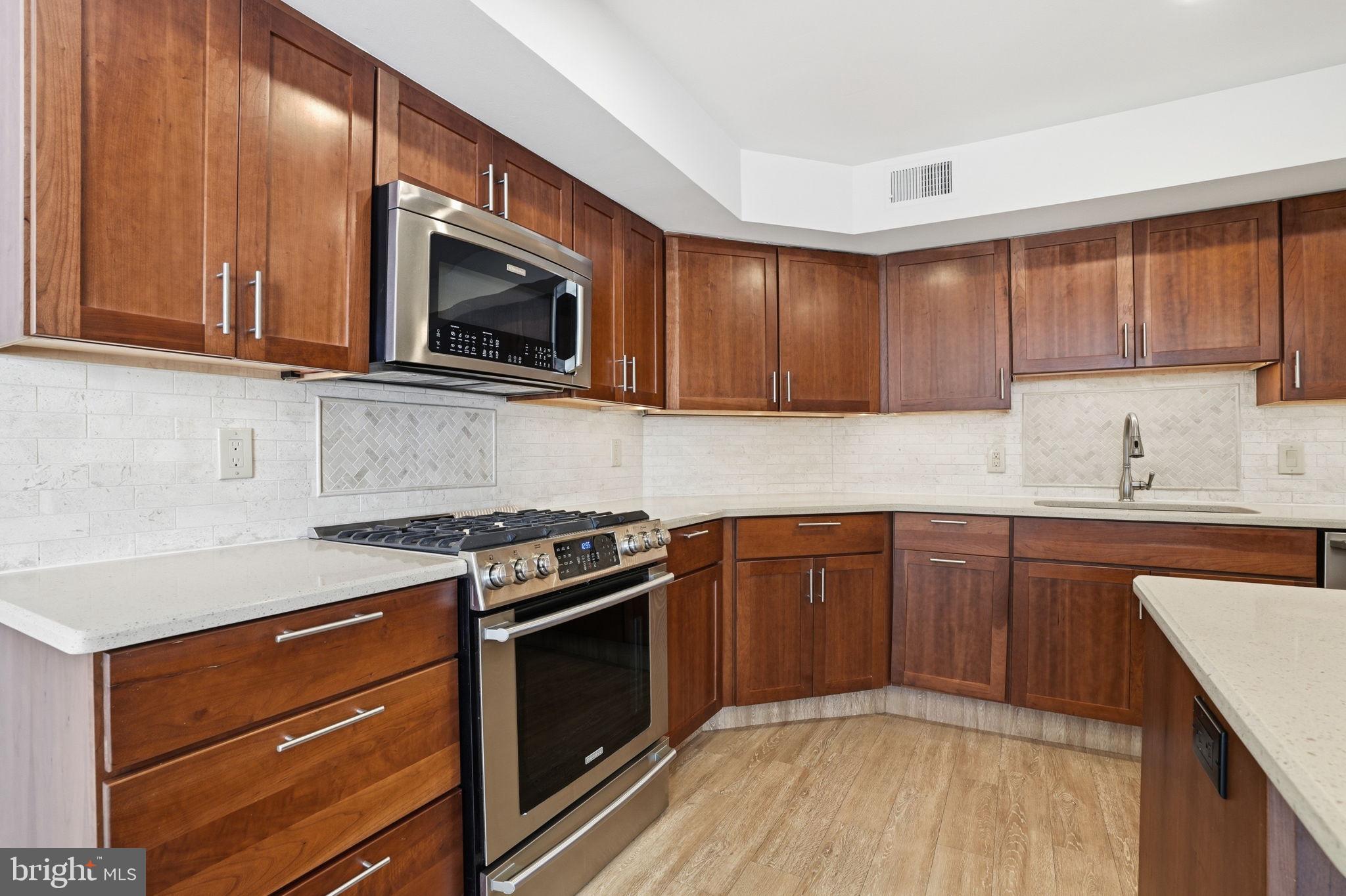 HUNTINGDON VALLEY - Residential