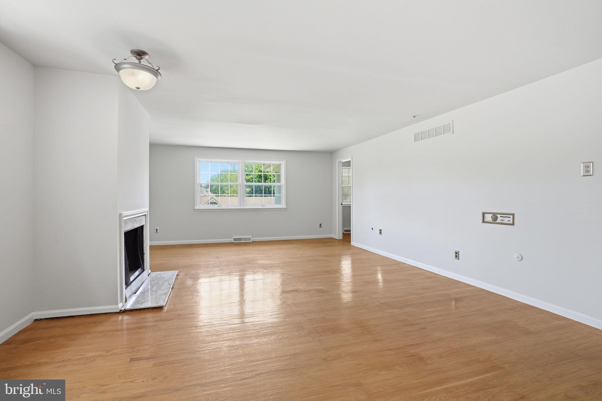 HUNTINGDON VALLEY - Residential