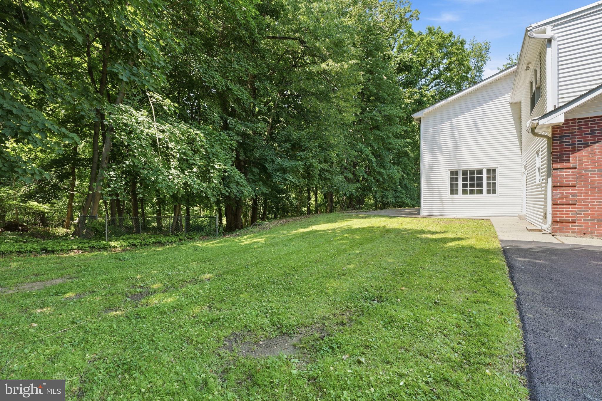 HUNTINGDON VALLEY - Residential