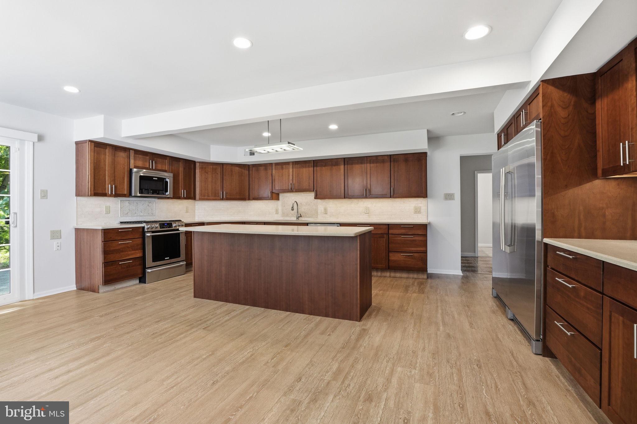 HUNTINGDON VALLEY - Residential