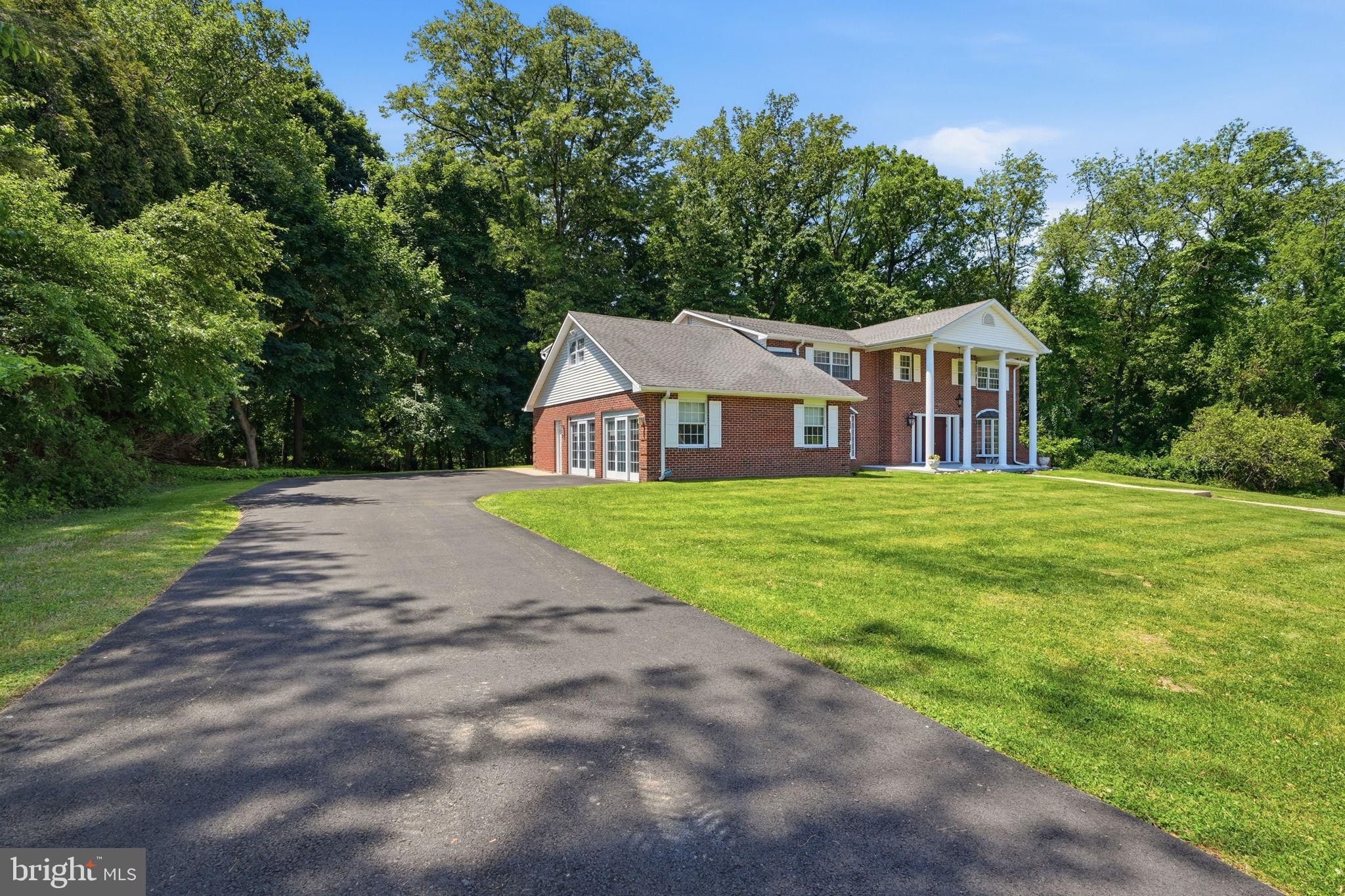 HUNTINGDON VALLEY - Residential