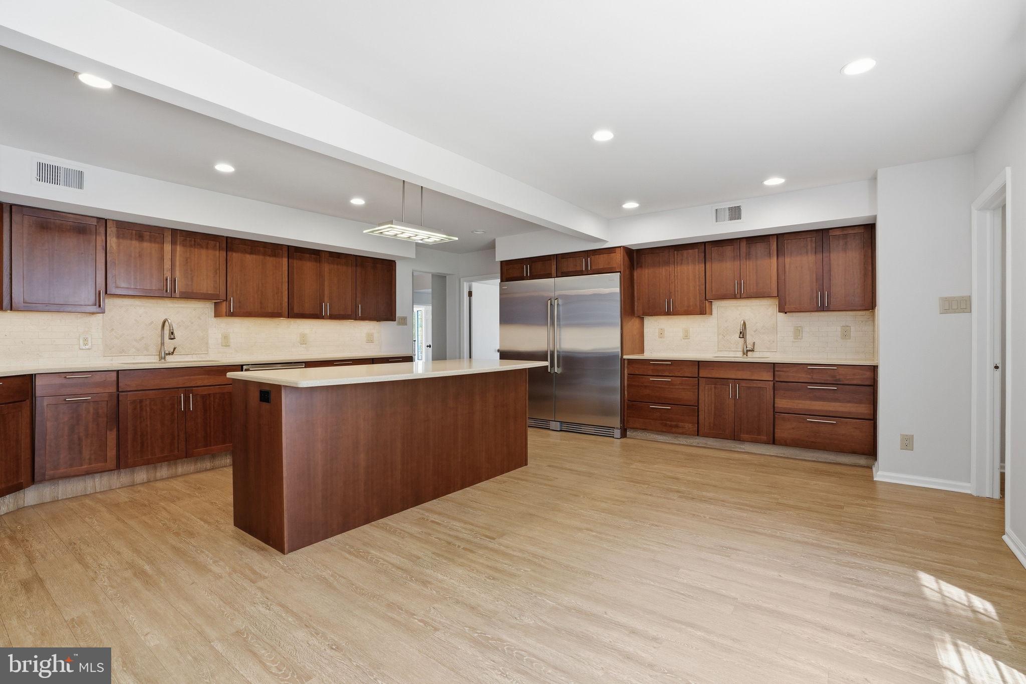 HUNTINGDON VALLEY - Residential