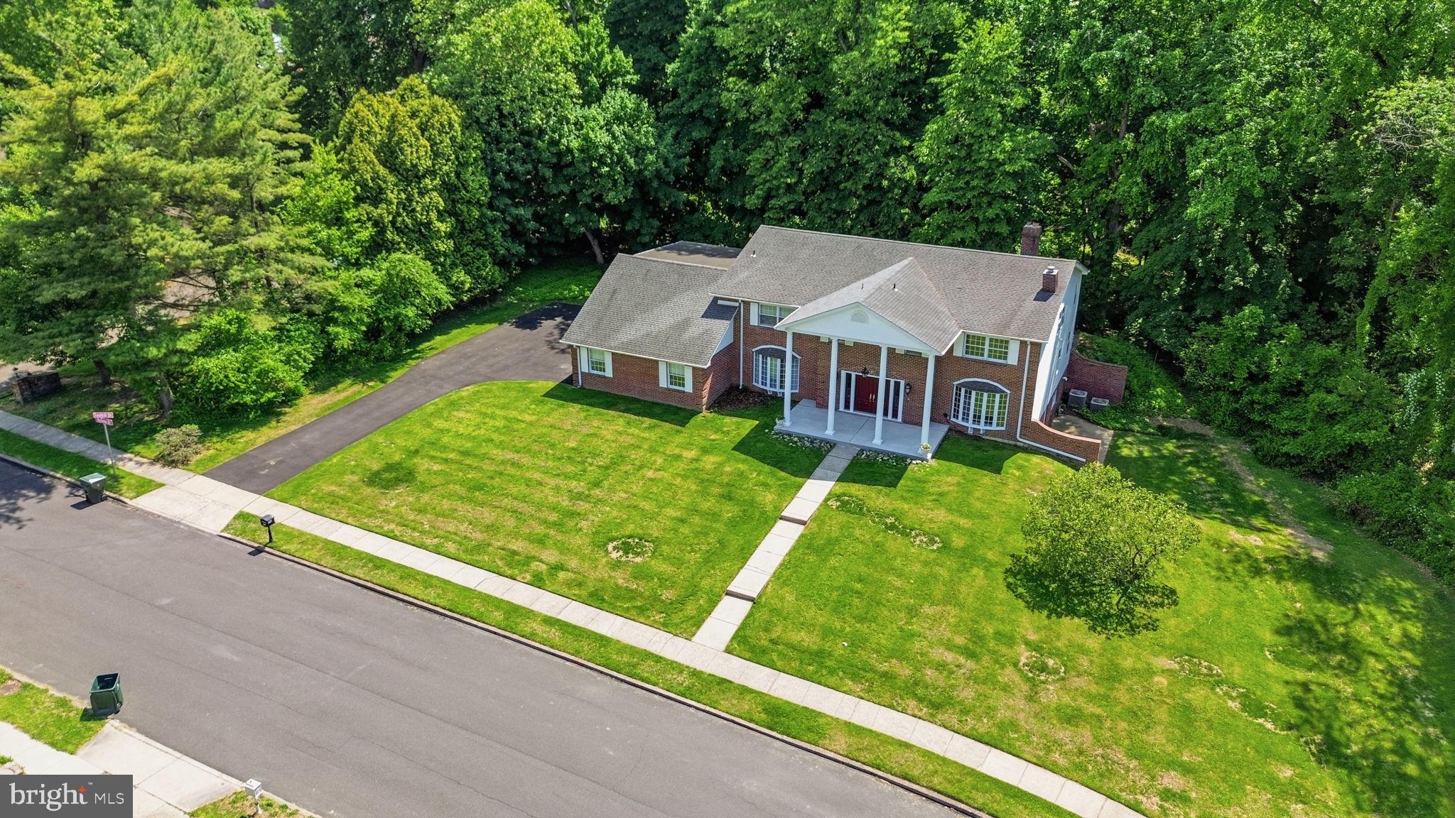 HUNTINGDON VALLEY - Residential