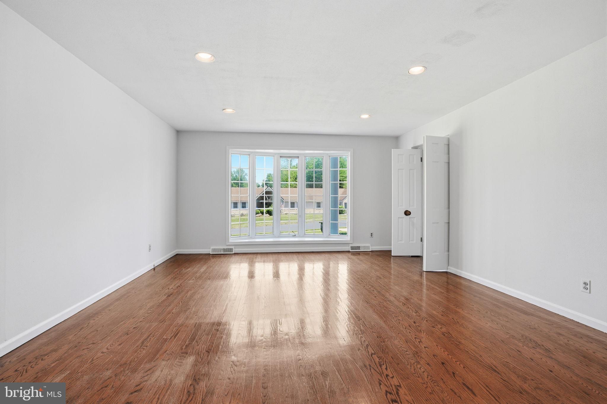 HUNTINGDON VALLEY - Residential