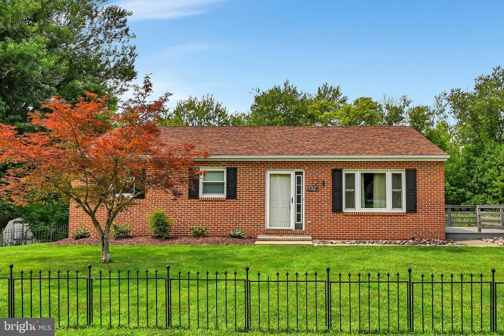 Photo of 301 Grant Road, REINHOLDS, PA 17569 (MLS # PALA2093592)